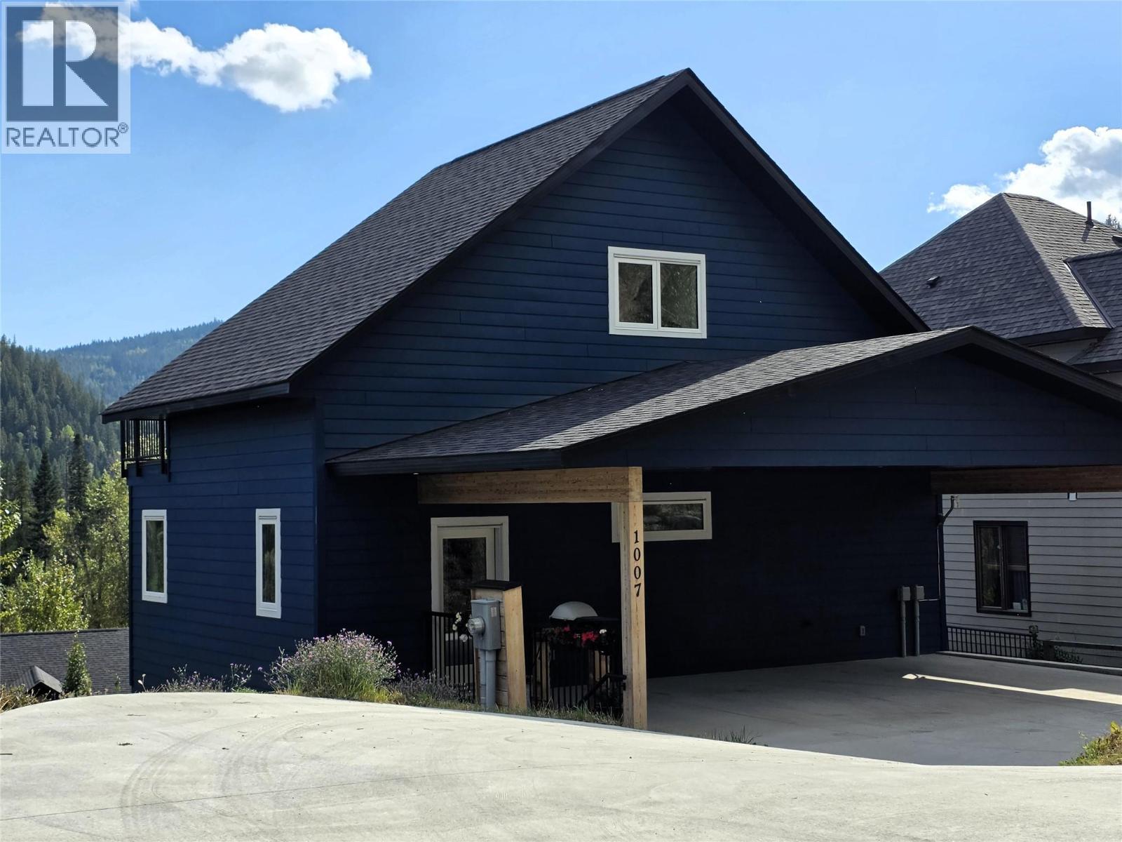 1007 Silvertip Road, Rossland, British Columbia  V0G 1Y0 - Photo 1 - 10400224