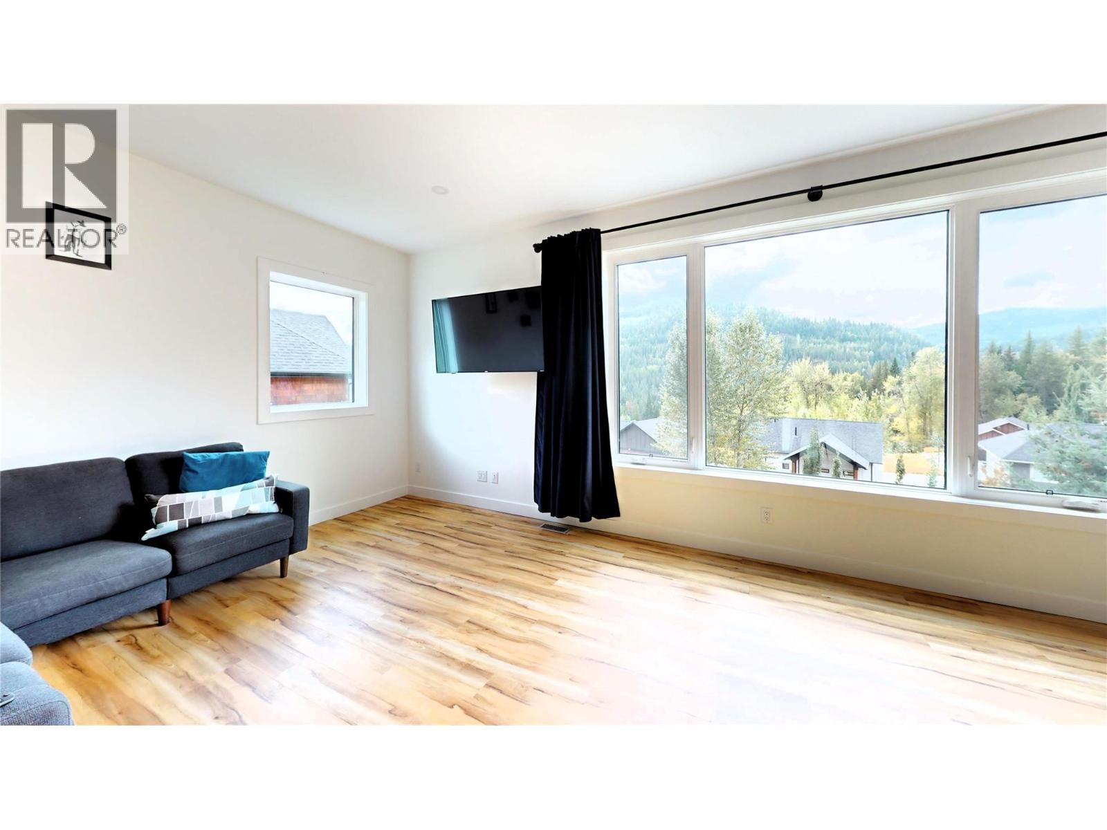 1007 Silvertip Road, Rossland, British Columbia  V0G 1Y0 - Photo 13 - 10400224