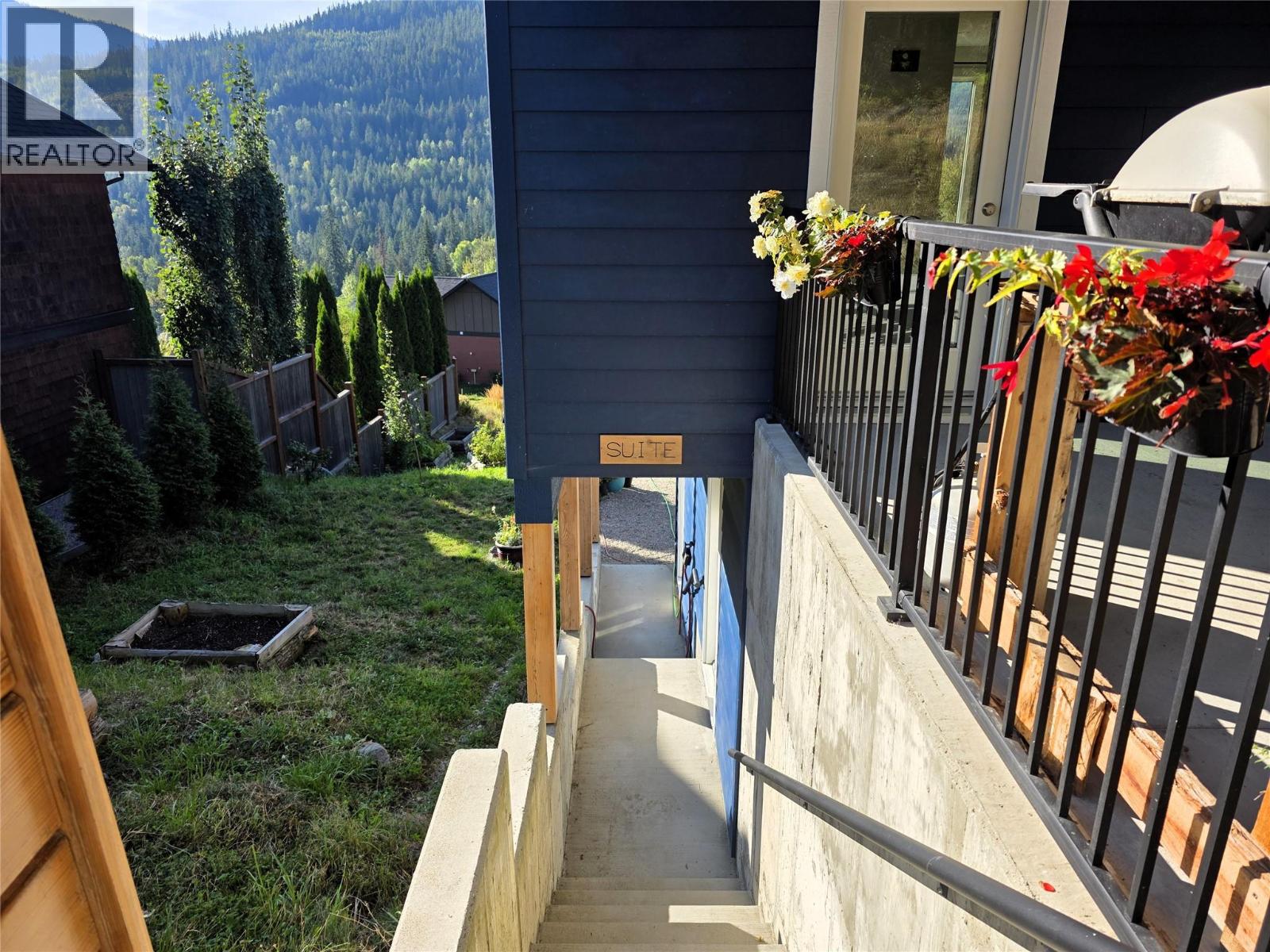 1007 Silvertip Road, Rossland, British Columbia  V0G 1Y0 - Photo 27 - 10400224