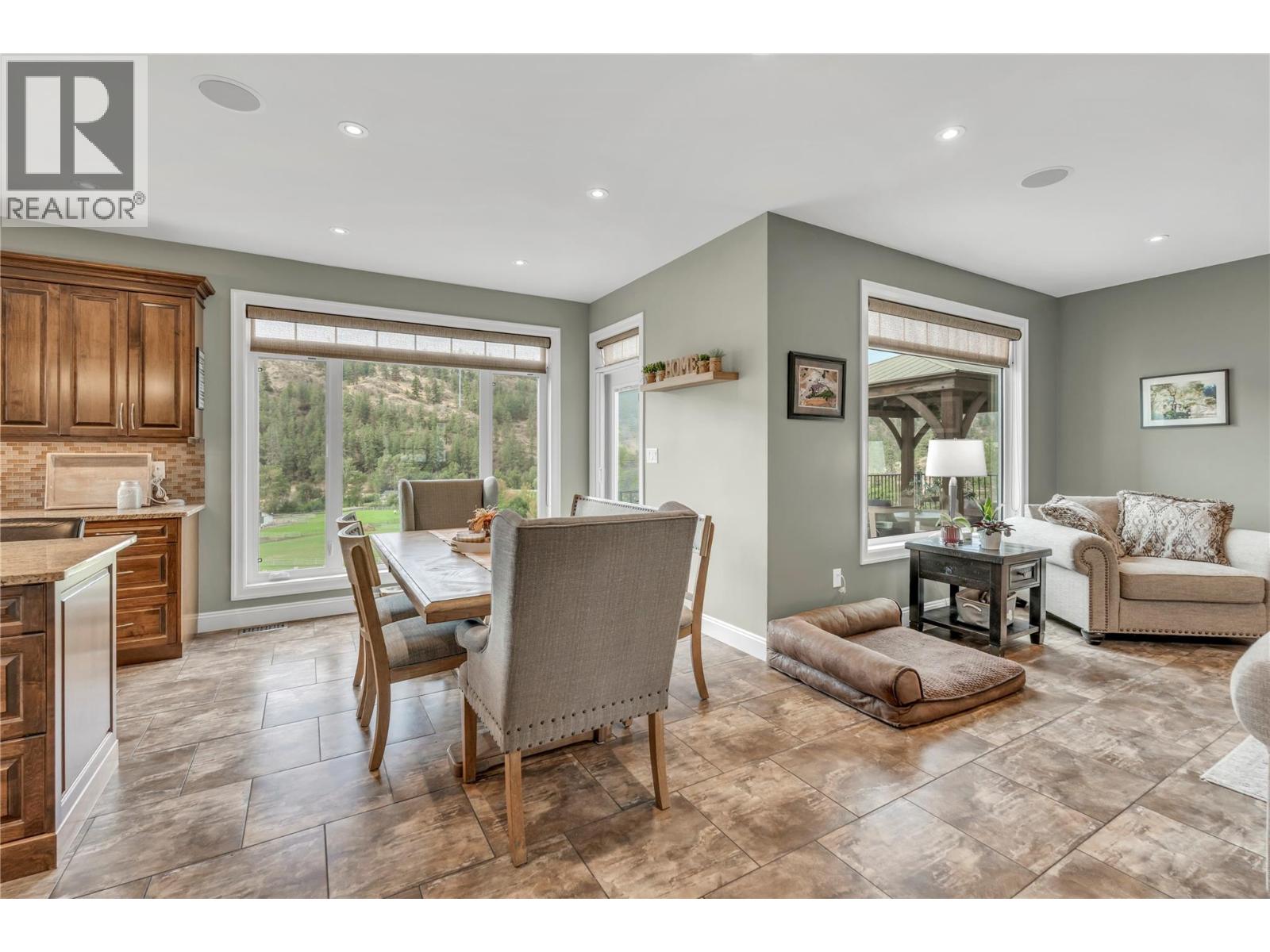 3789 Mclean Creek Road, Okanagan Falls, British Columbia  V0H 1R1 - Photo 11 - 10400267
