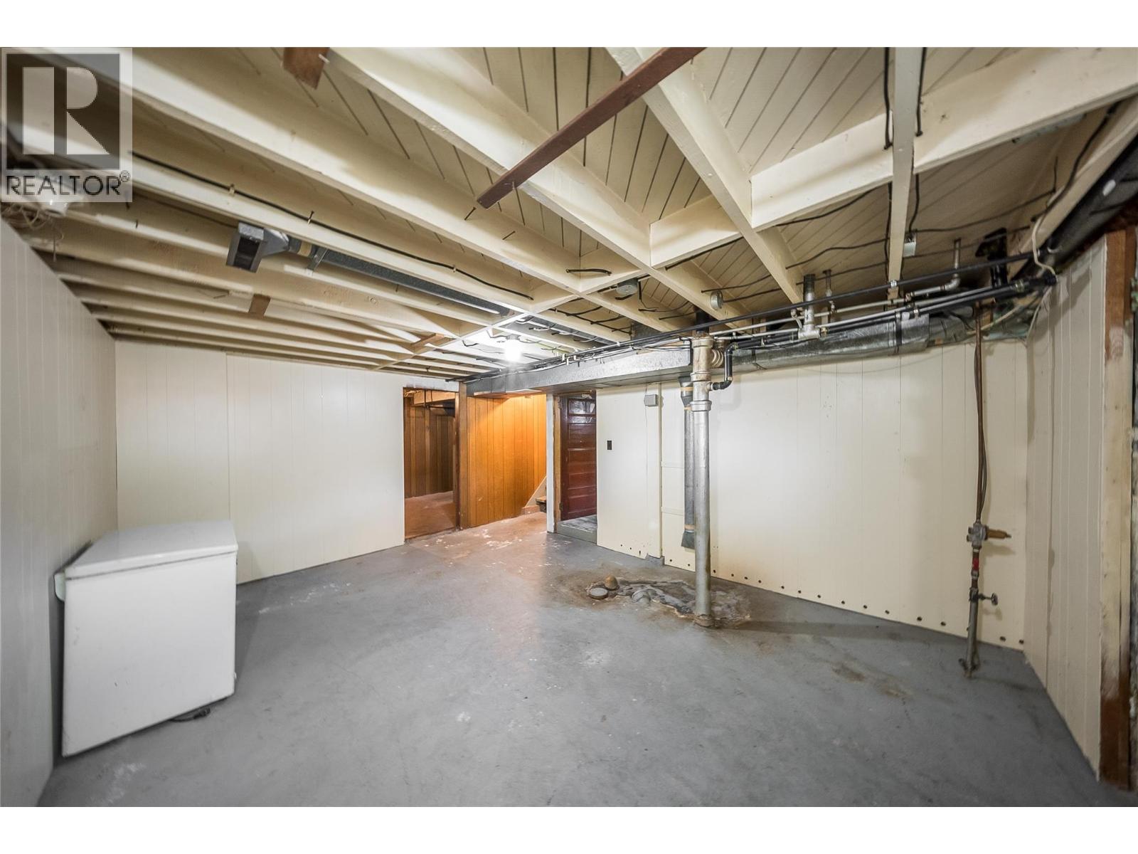 2258 Eighth Avenue, Trail, British Columbia  V1R 3E3 - Photo 22 - 10396956