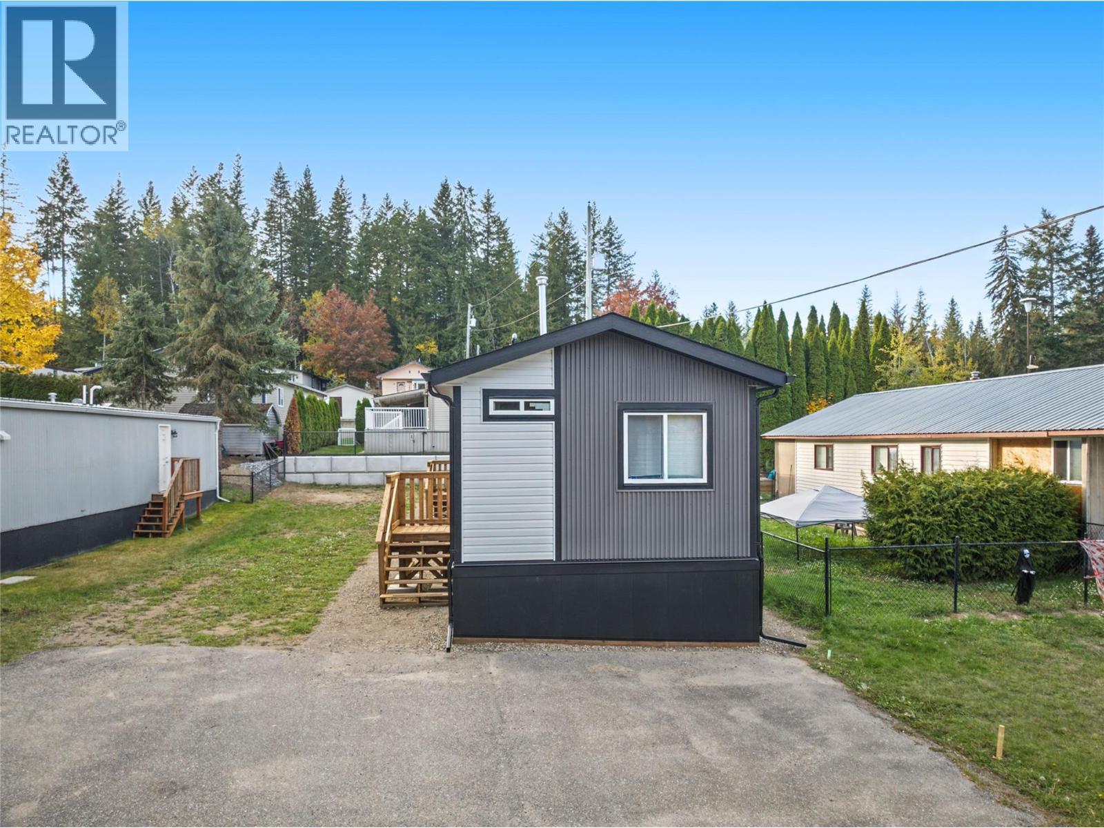 2500 97b Highway Unit# 131, Salmon Arm, British Columbia  V1E 1C2 - Photo 2 - 10400385