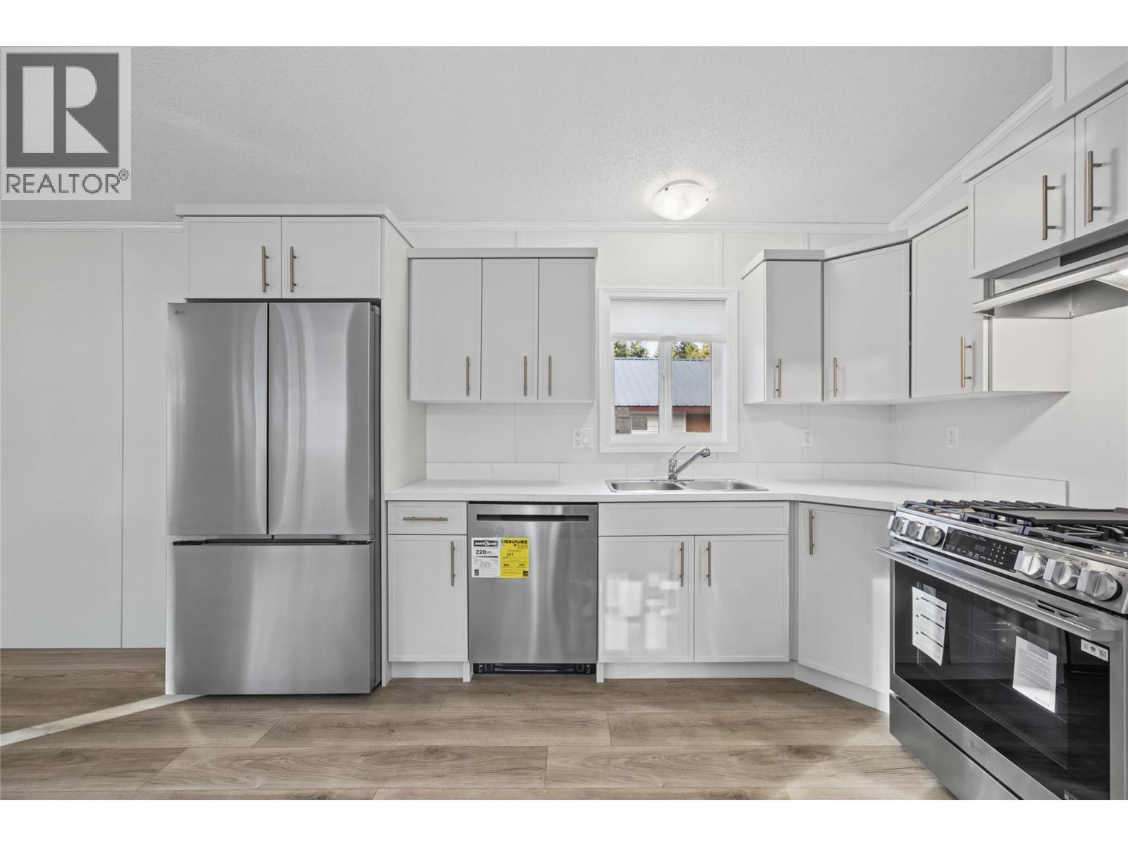 2500 97b Highway Unit# 131, Salmon Arm, British Columbia  V1E 1C2 - Photo 25 - 10400385