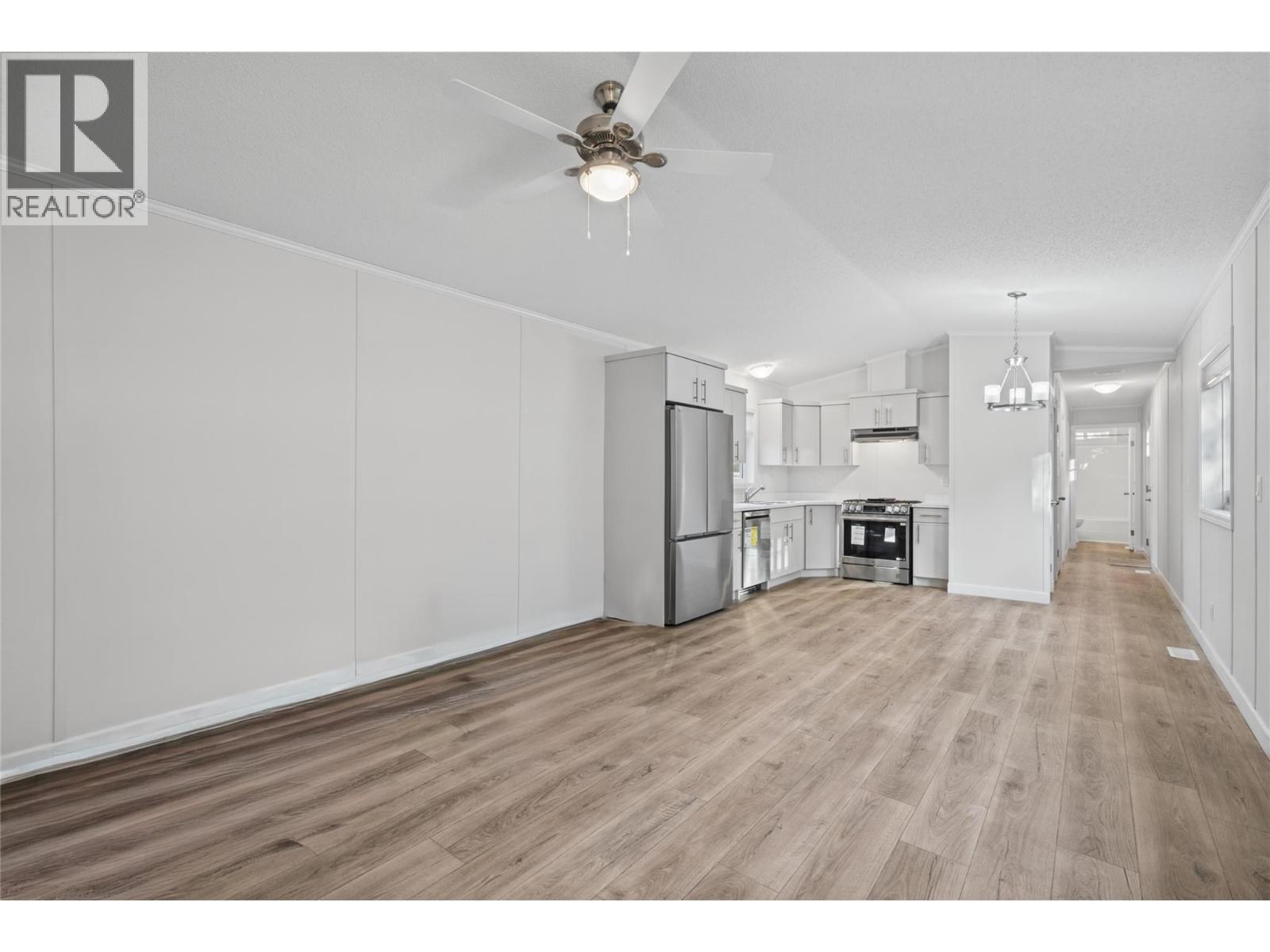 2500 97b Highway Unit# 131, Salmon Arm, British Columbia  V1E 1C2 - Photo 31 - 10400385