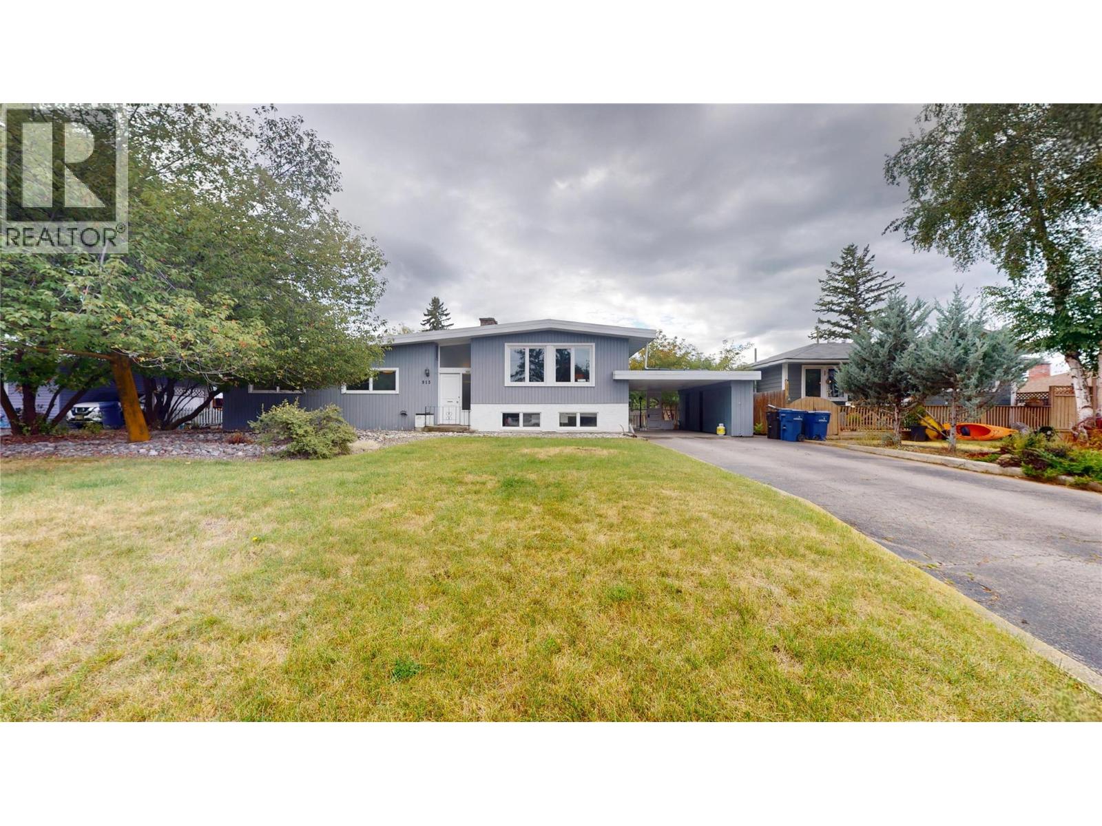 913 9th Street S, Cranbrook, British Columbia  V1C 1R8 - Photo 1 - 10400300