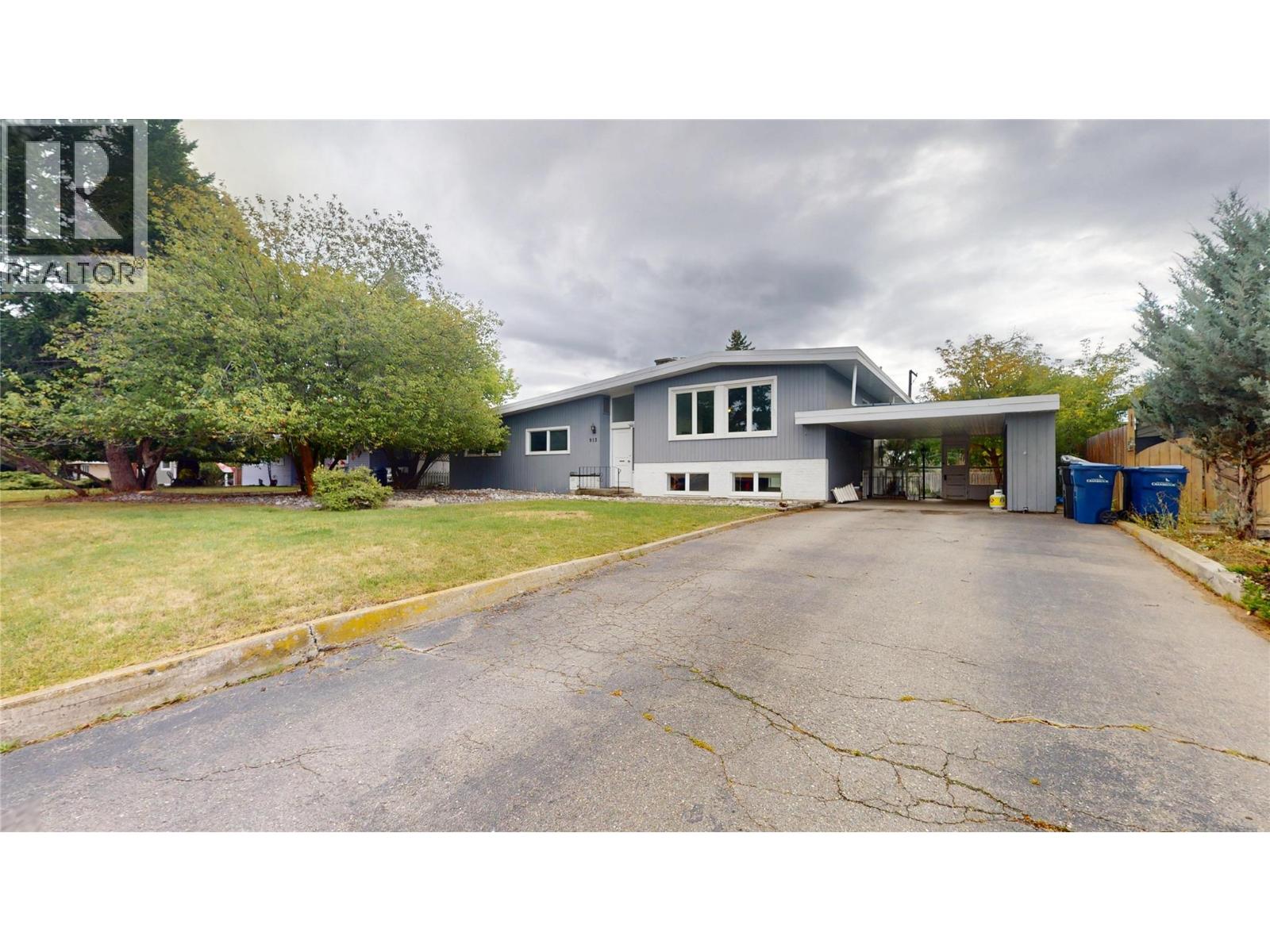 913 9th Street S, Cranbrook, British Columbia  V1C 1R8 - Photo 2 - 10400300
