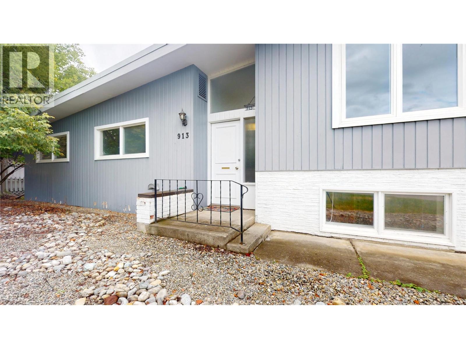 913 9th Street S, Cranbrook, British Columbia  V1C 1R8 - Photo 3 - 10400300