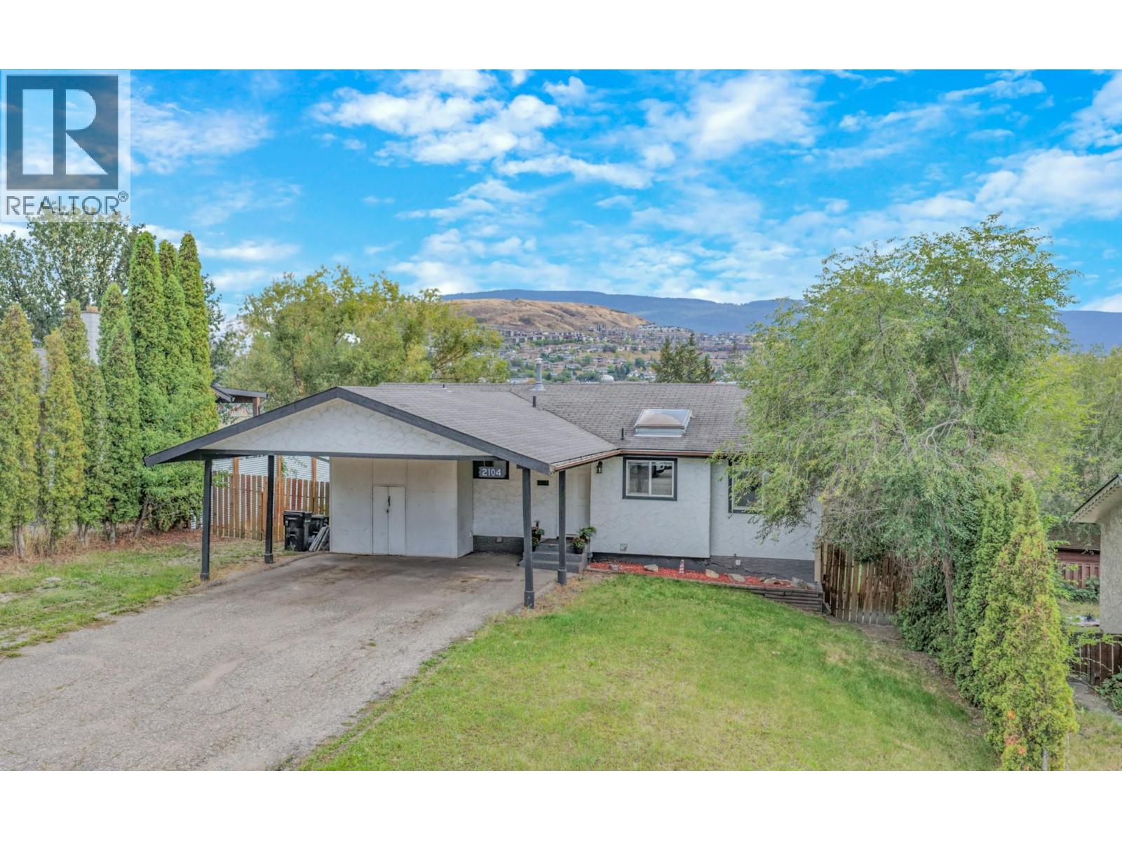 2104 20 Avenue, Vernon, British Columbia  V1T 7J6 - Photo 1 - 10400359