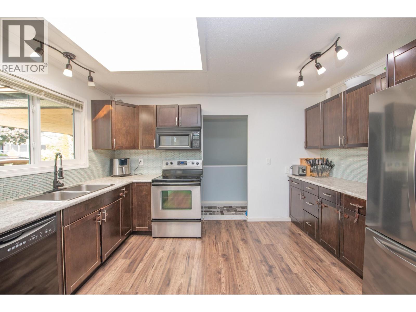 2104 20 Avenue, Vernon, British Columbia  V1T 7J6 - Photo 7 - 10400359