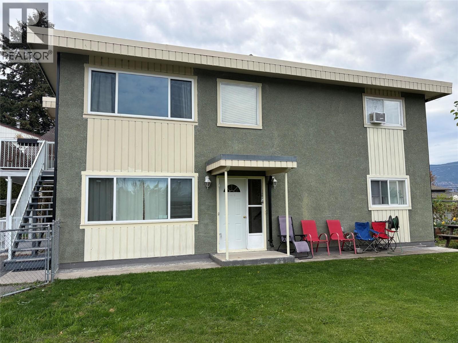 737 Ontario Street, Penticton, British Columbia  V2A 4S4 - Photo 1 - 10400051