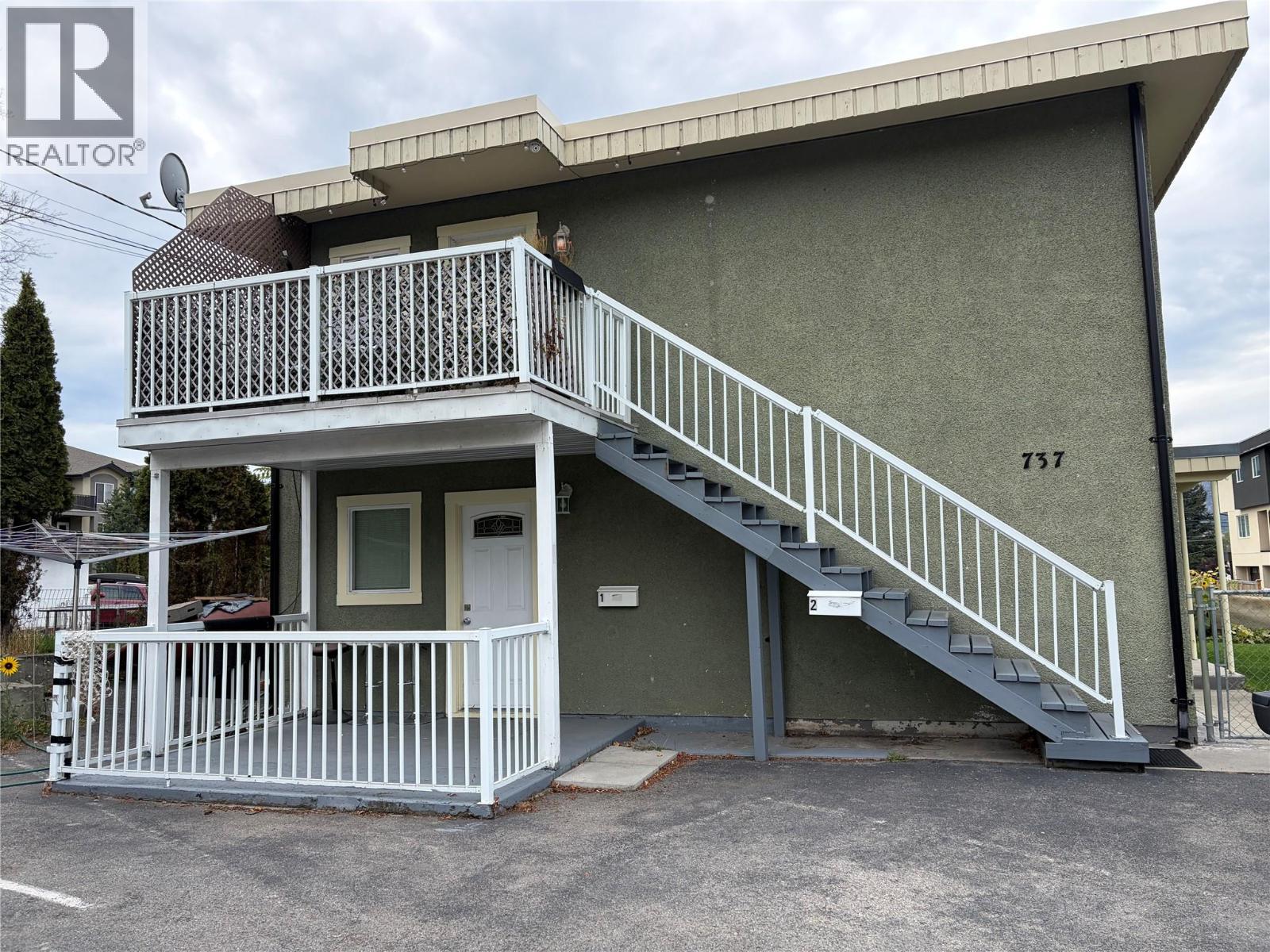 737 Ontario Street, Penticton, British Columbia  V2A 4S4 - Photo 3 - 10400051