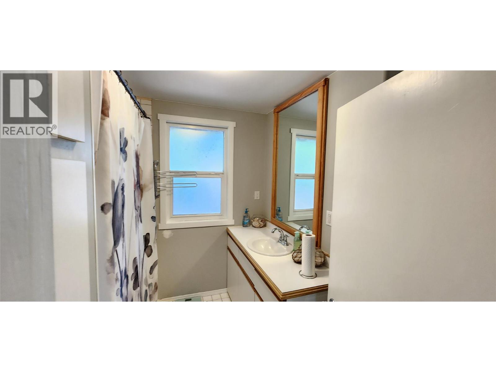 610 Gilpin Road, Grand Forks, British Columbia  V0H 1H9 - Photo 16 - 10400109