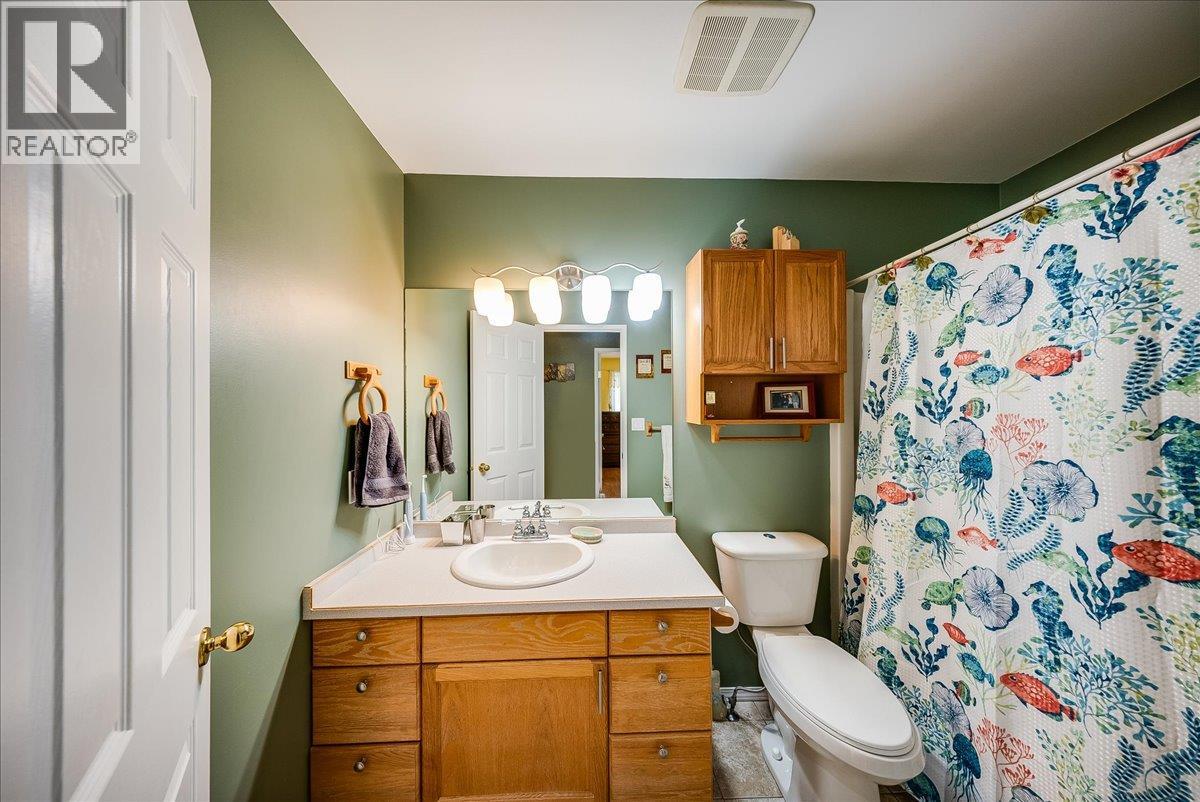 7200 Wright Way, Trail, British Columbia  V1R 4X6 - Photo 16 - 10400373