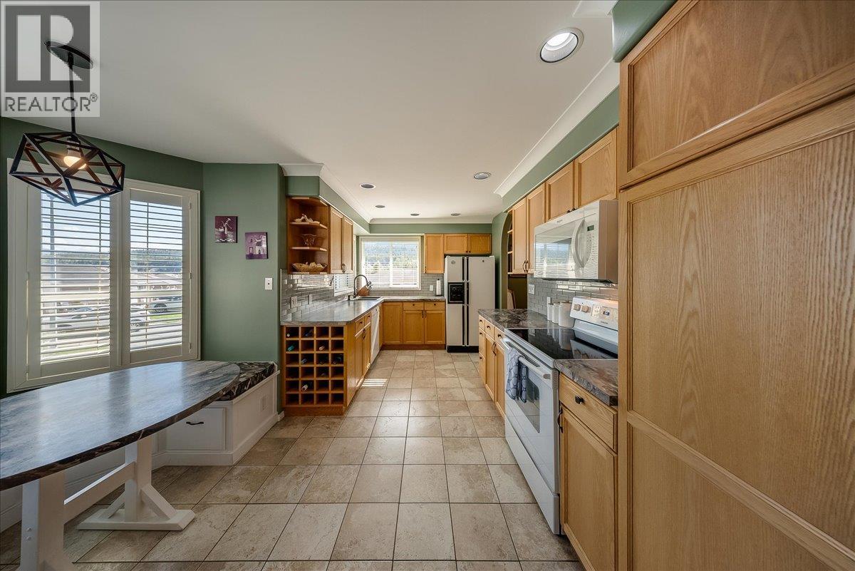7200 Wright Way, Trail, British Columbia  V1R 4X6 - Photo 3 - 10400373