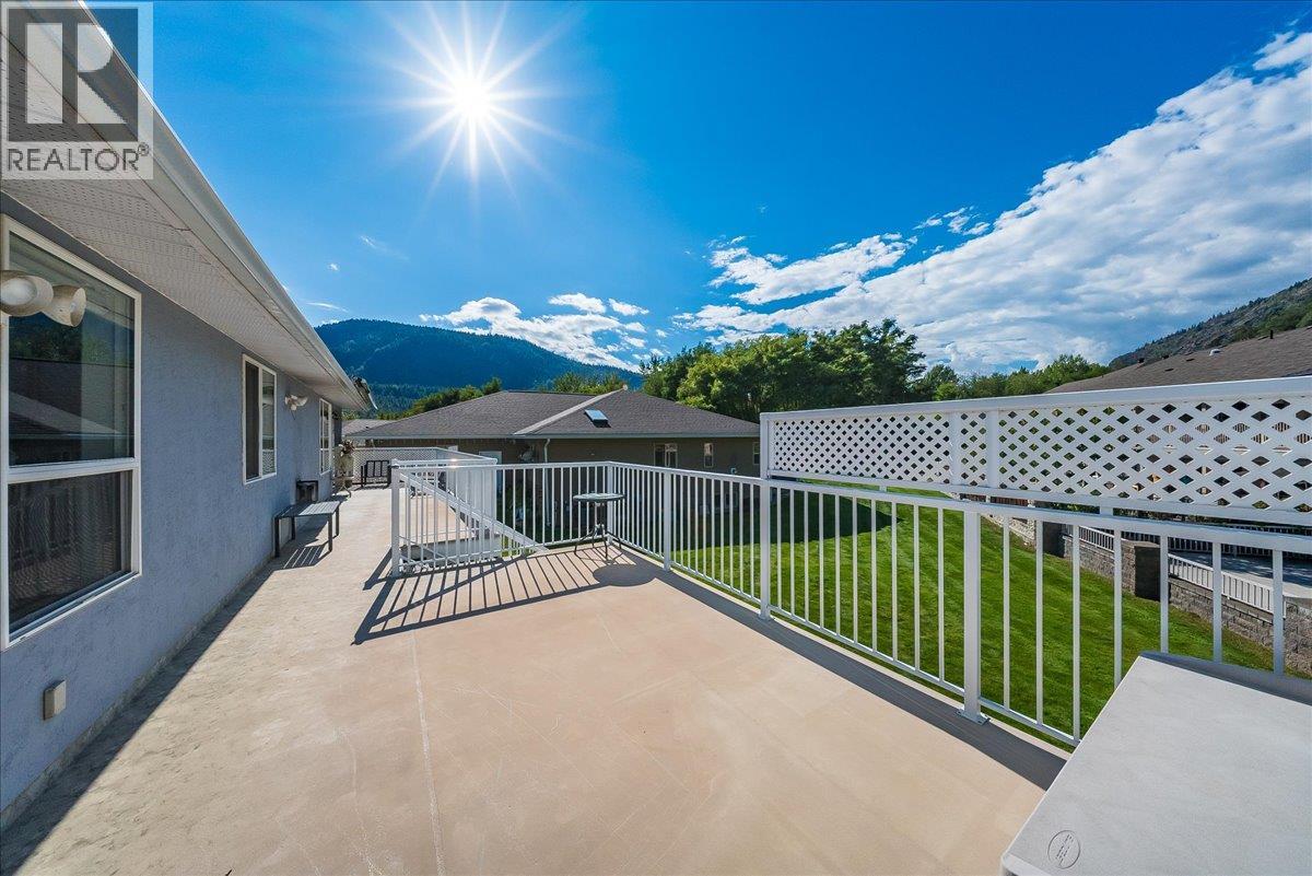 7200 Wright Way, Trail, British Columbia  V1R 4X6 - Photo 40 - 10400373