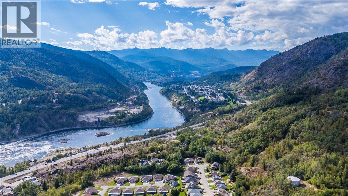 7200 Wright Way, Trail, British Columbia  V1R 4X6 - Photo 53 - 10400373