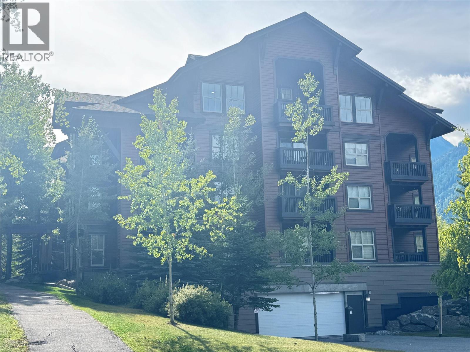2064 Summit Drive Unit# 211, Panorama, British Columbia  V0A 1T0 - Photo 35 - 10398879