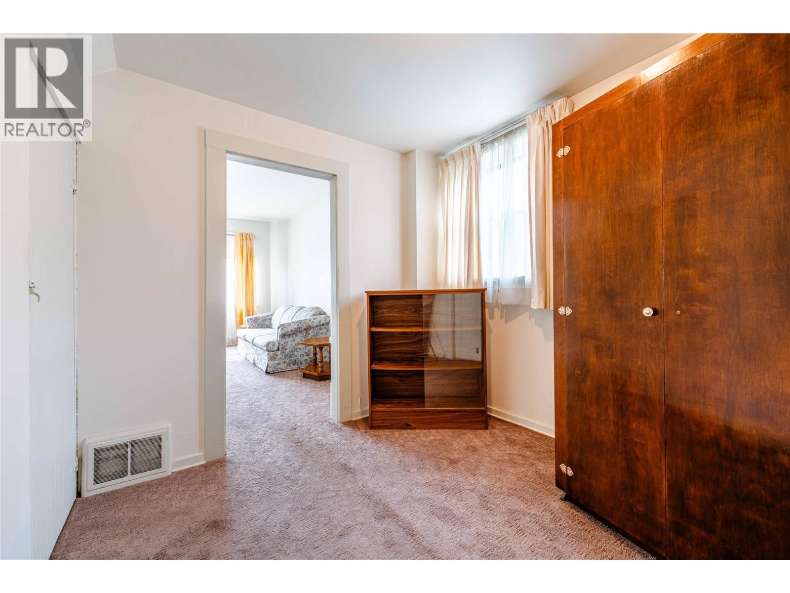 514 Fourth Street E, Revelstoke, British Columbia  V0E 2S0 - Photo 14 - 10399367