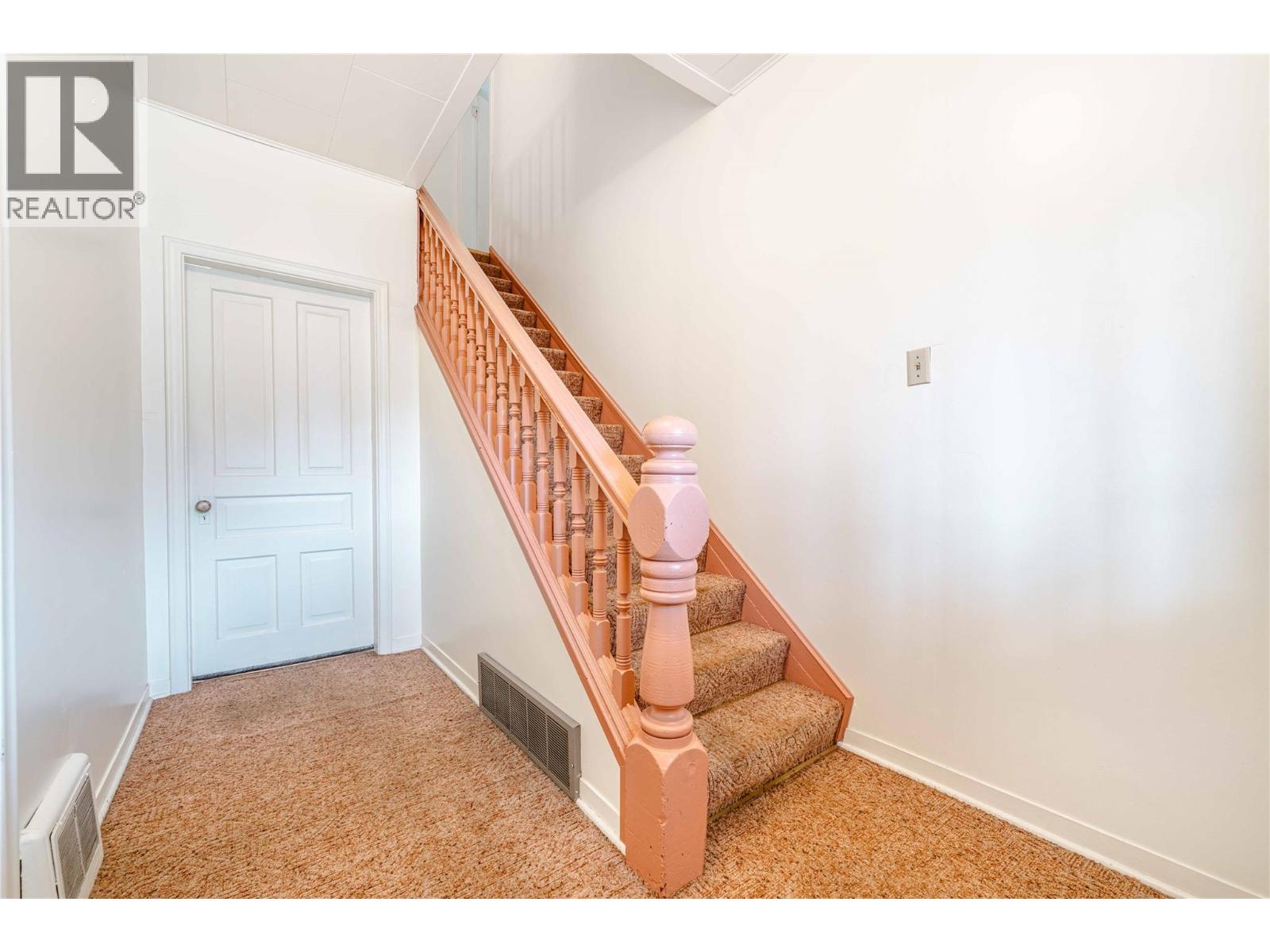 514 Fourth Street E, Revelstoke, British Columbia  V0E 2S0 - Photo 20 - 10399367