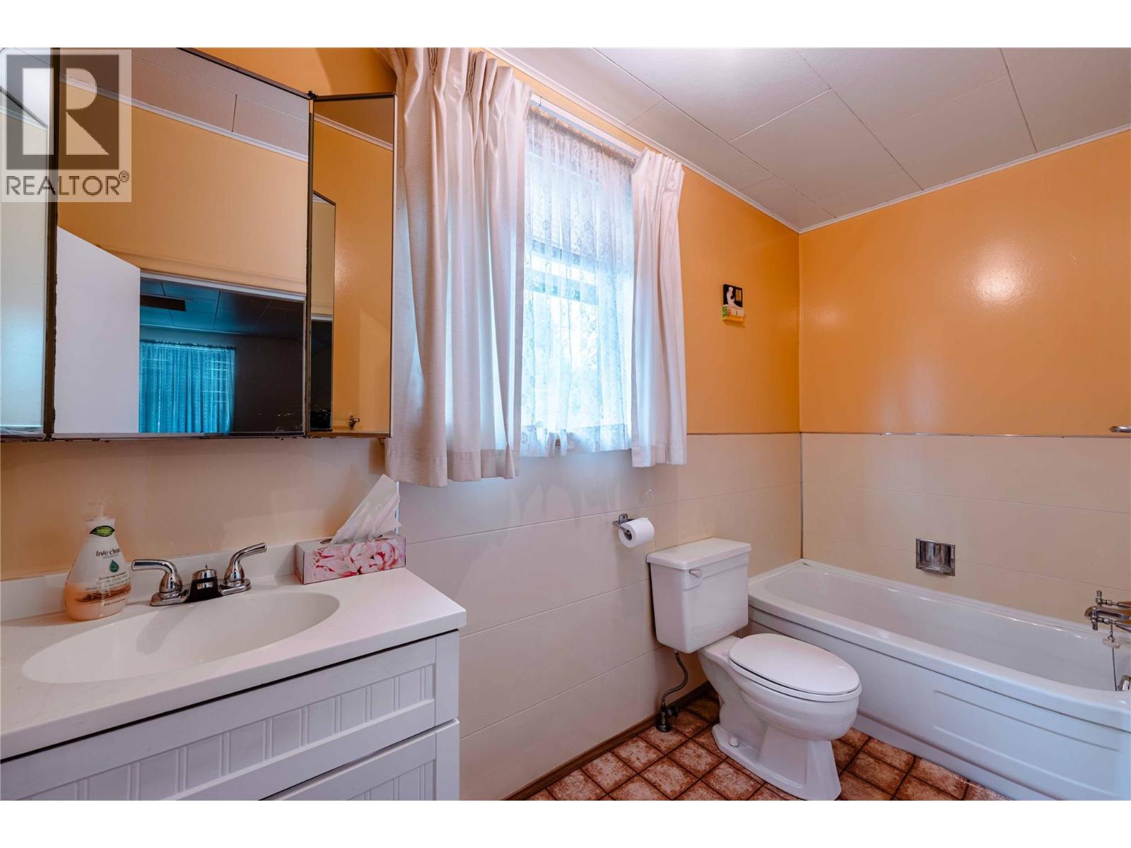 514 Fourth Street E, Revelstoke, British Columbia  V0E 2S0 - Photo 28 - 10399367