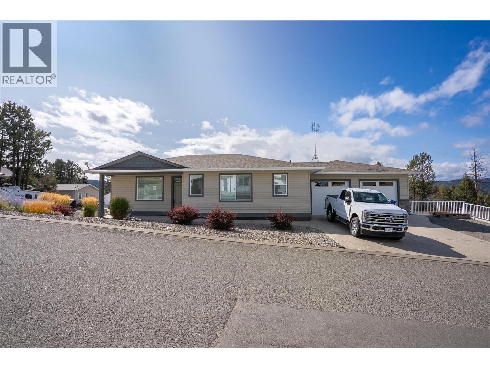 256 Calcite Drive, Logan Lake, British Columbia  V0K 1W0 - Photo 2 - 10400037