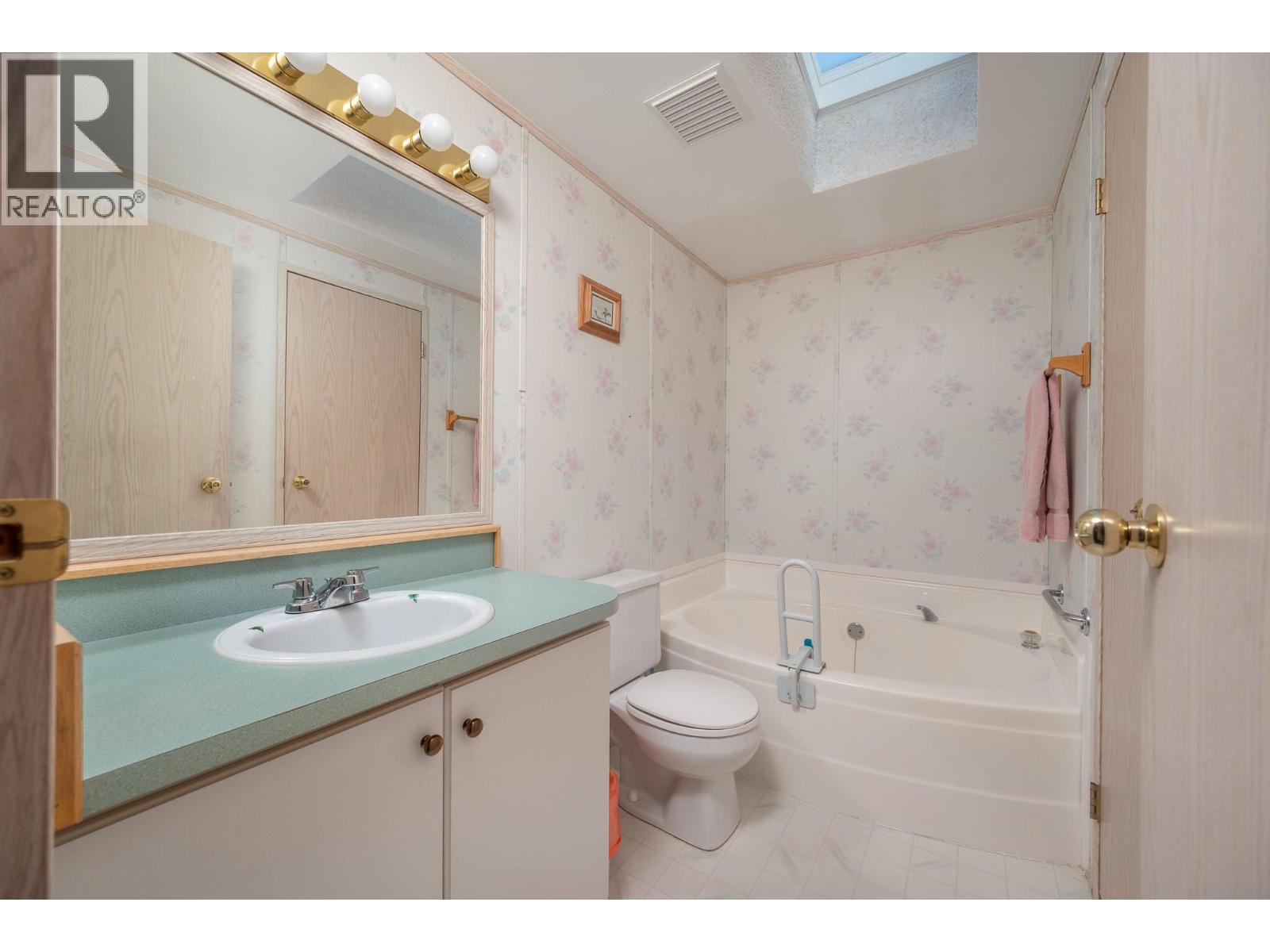 1600 43 Avenue Unit# 27, Vernon, British Columbia  V1T 9G6 - Photo 15 - 10400453