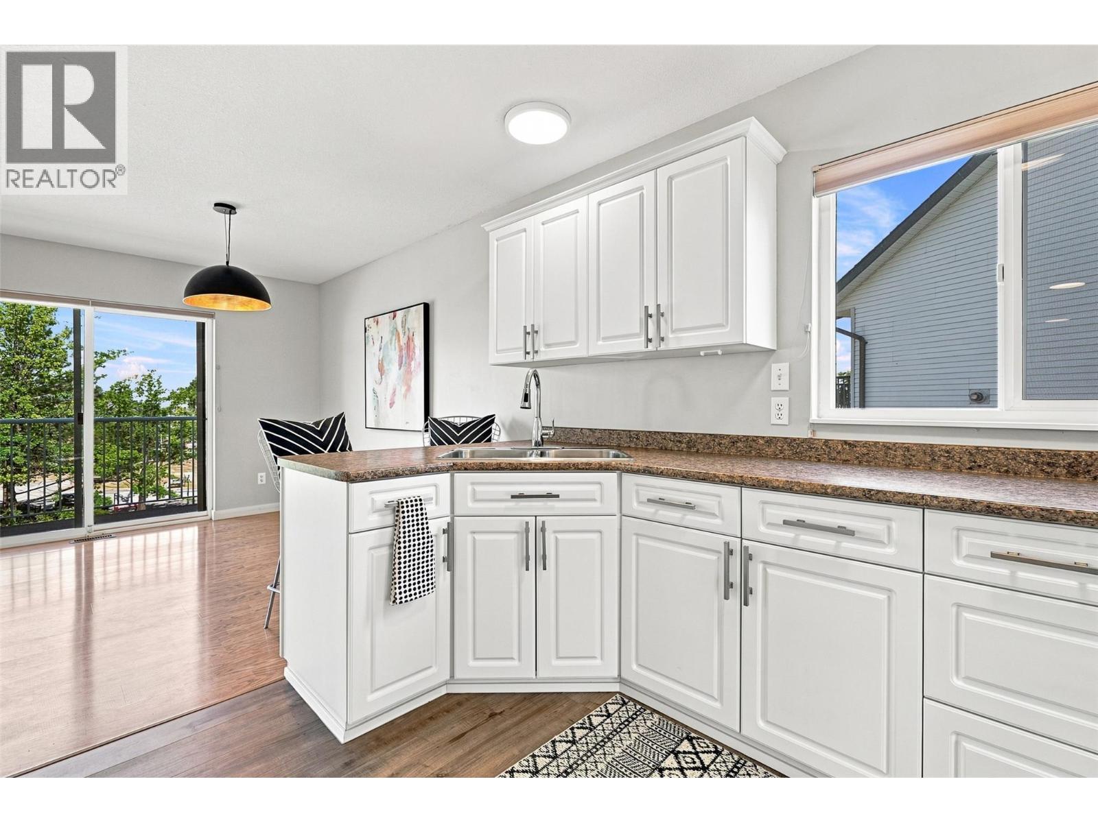 913 Greystone Crescent, Kamloops, British Columbia  V1S 1K7 - Photo 33 - 10400399