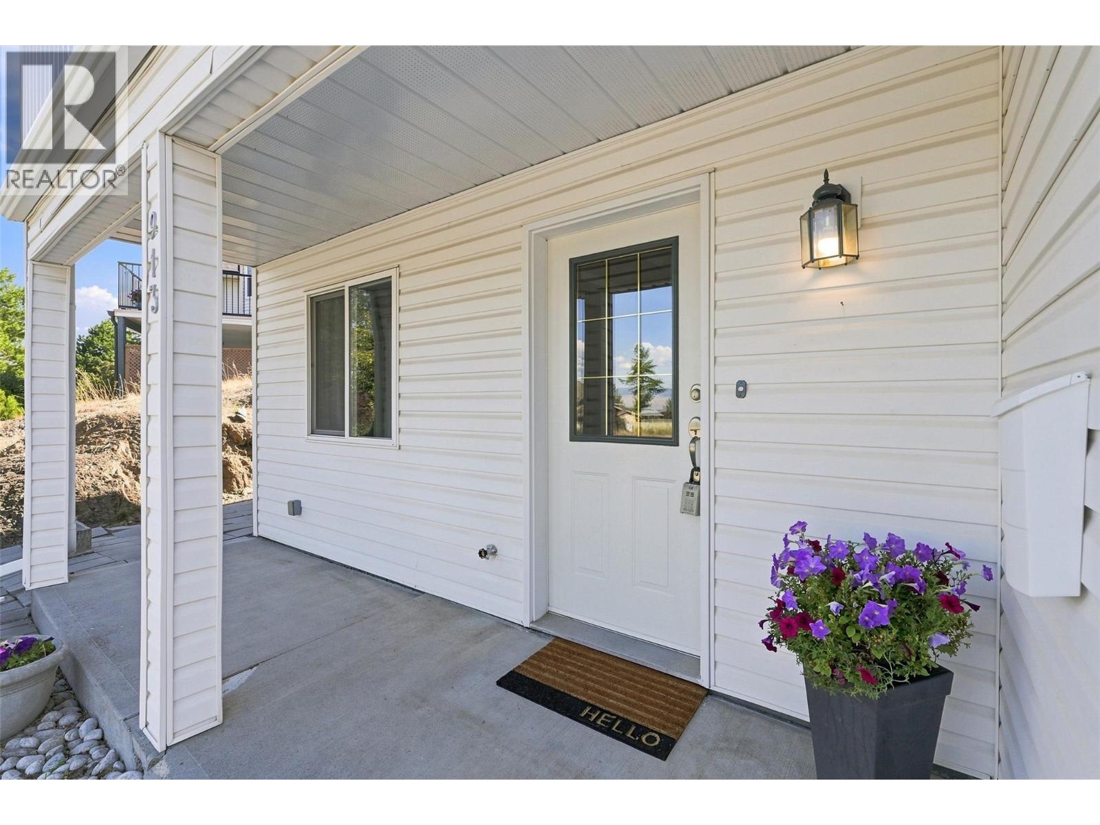 913 Greystone Crescent, Kamloops, British Columbia  V1S 1K7 - Photo 4 - 10400399