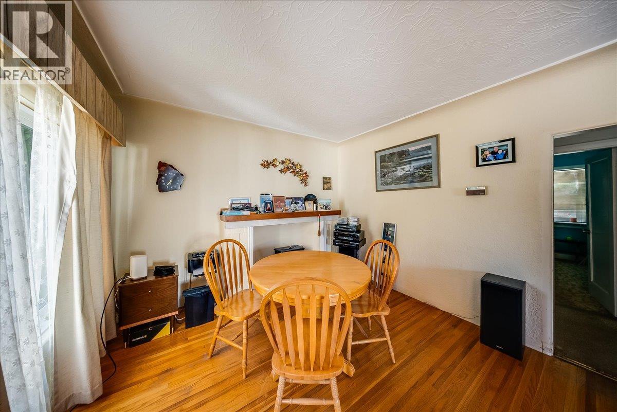 2512 Columbia Avenue, Castlegar, British Columbia  V1N 2X5 - Photo 12 - 10400343