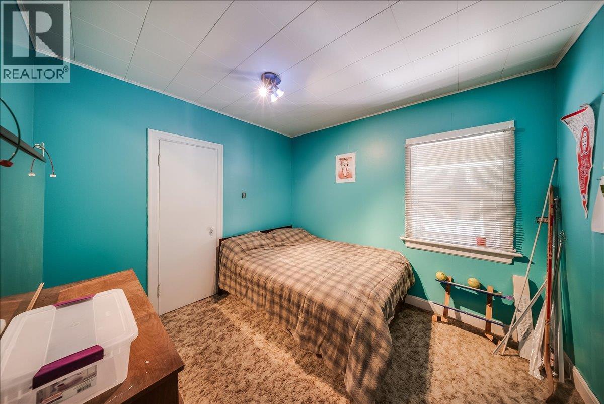 2512 Columbia Avenue, Castlegar, British Columbia  V1N 2X5 - Photo 20 - 10400343