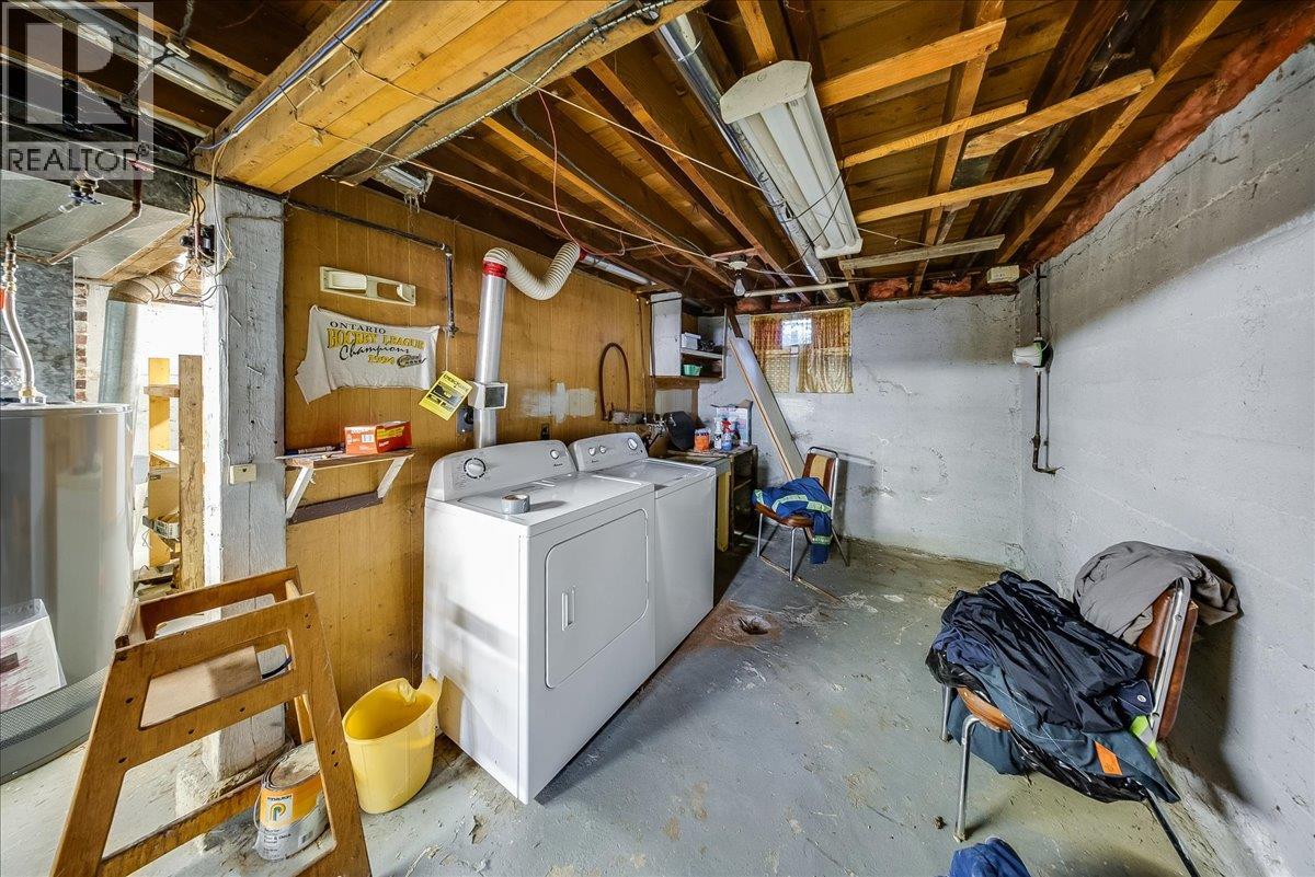 2512 Columbia Avenue, Castlegar, British Columbia  V1N 2X5 - Photo 23 - 10400343