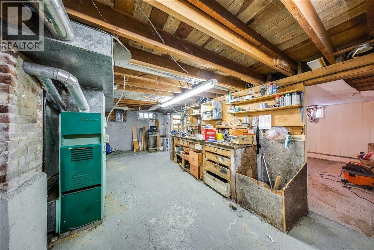 2512 Columbia Avenue, Castlegar, British Columbia  V1N 2X5 - Photo 24 - 10400343