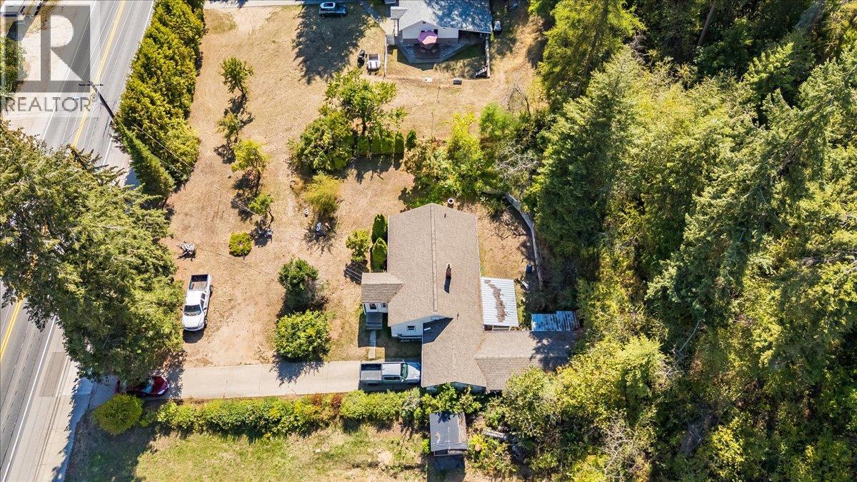2512 Columbia Avenue, Castlegar, British Columbia  V1N 2X5 - Photo 4 - 10400343