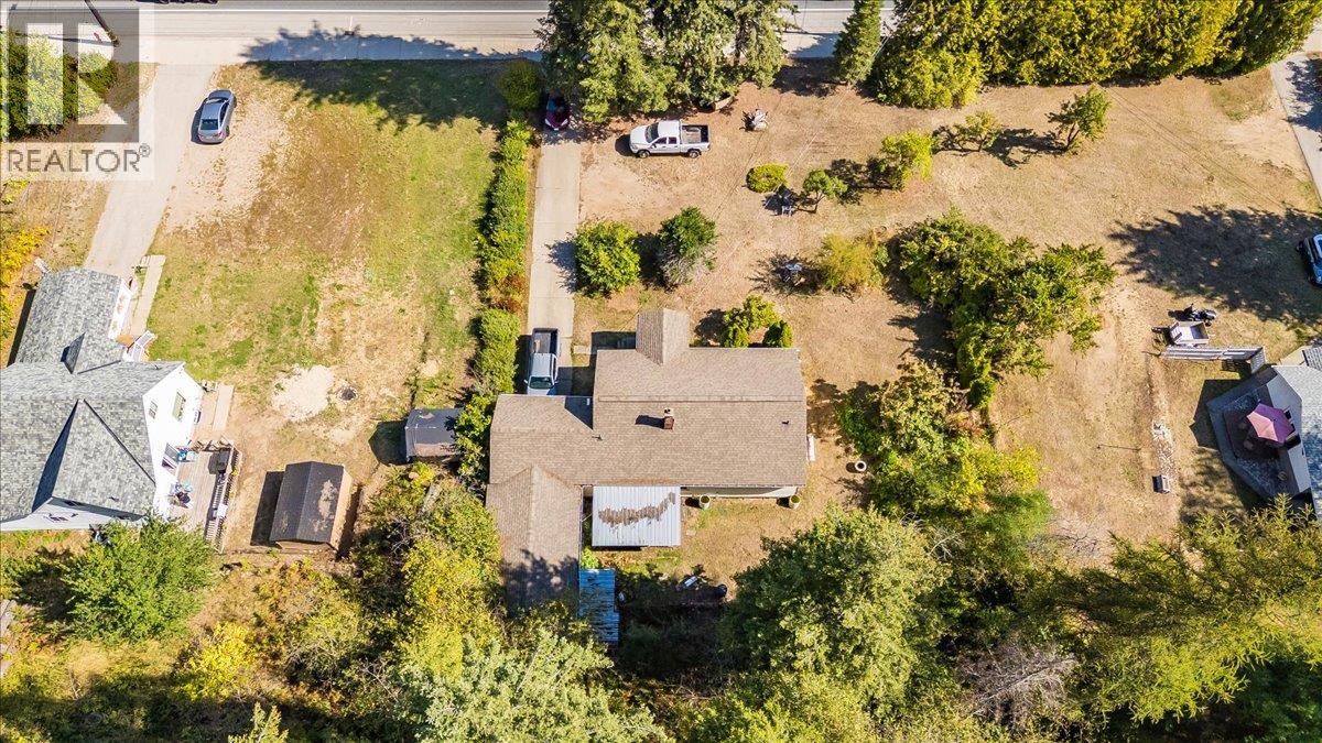 2512 Columbia Avenue, Castlegar, British Columbia  V1N 2X5 - Photo 5 - 10400343