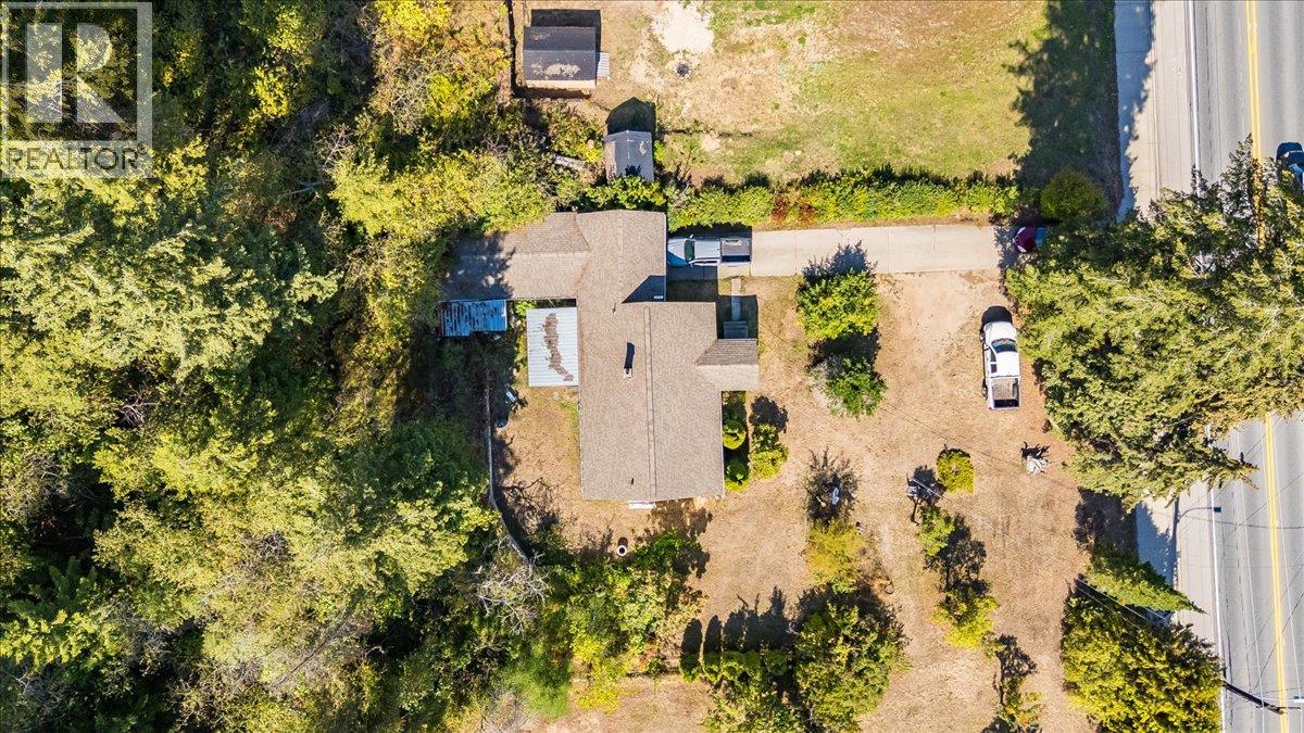 2512 Columbia Avenue, Castlegar, British Columbia  V1N 2X5 - Photo 6 - 10400343