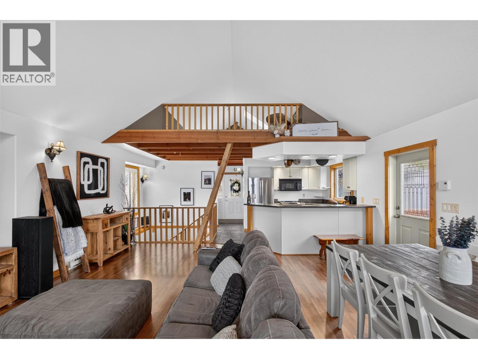 10375 Westshore Road, Vernon, British Columbia  V1H 2B1 - Photo 10 - 10398767