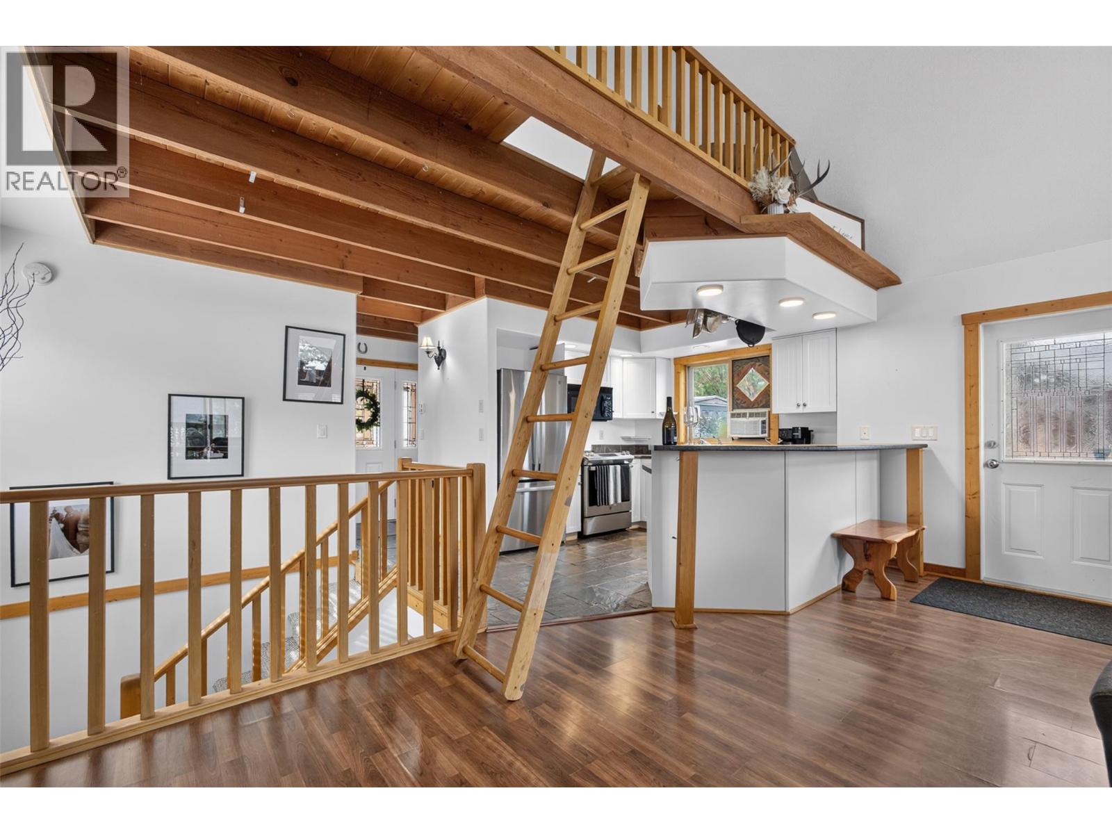 10375 Westshore Road, Vernon, British Columbia  V1H 2B1 - Photo 11 - 10398767