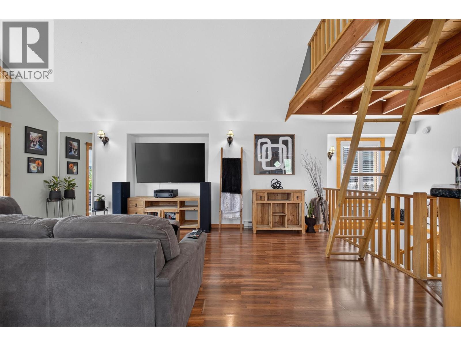 10375 Westshore Road, Vernon, British Columbia  V1H 2B1 - Photo 18 - 10398767