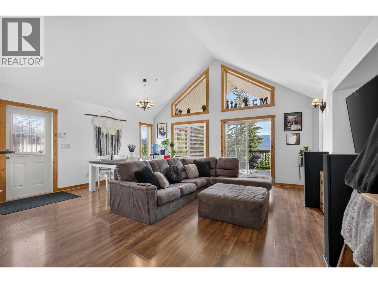 10375 Westshore Road, Vernon, British Columbia  V1H 2B1 - Photo 4 - 10398767