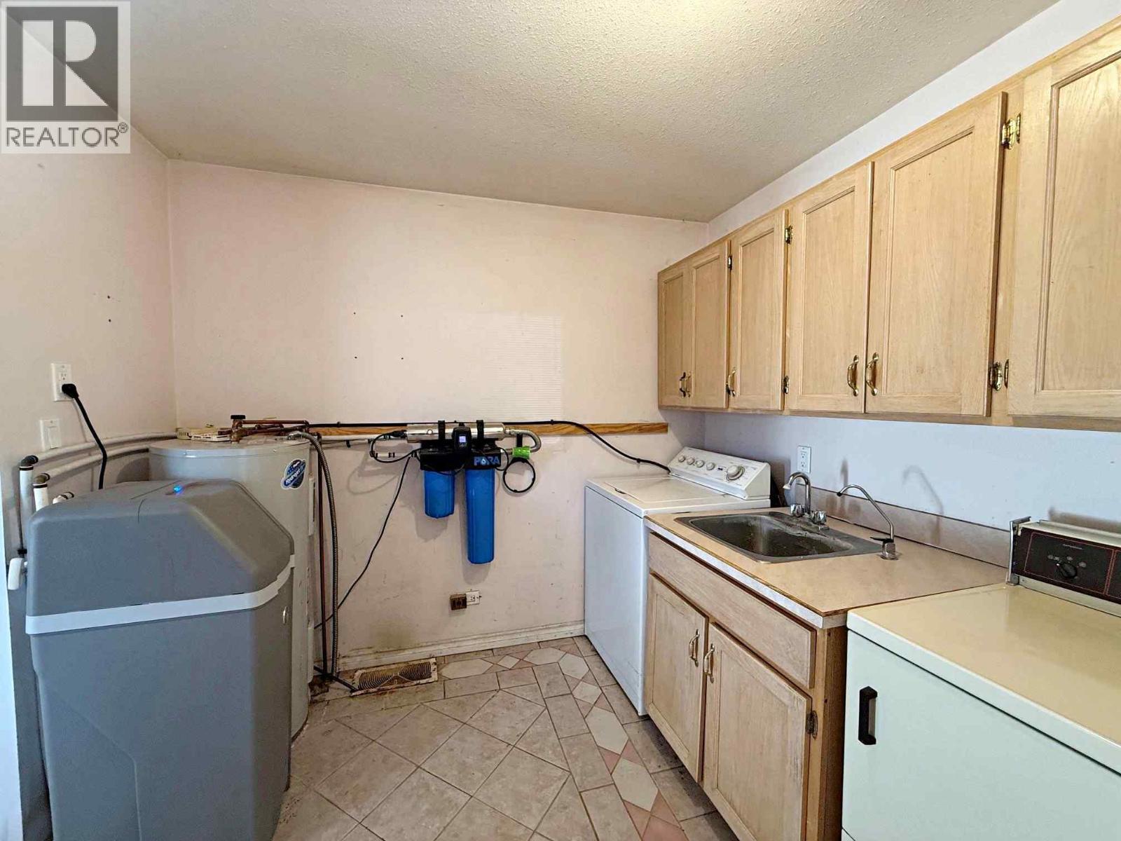 733 Fortune Road, Barriere, British Columbia  V0E 2E0 - Photo 12 - 10400464