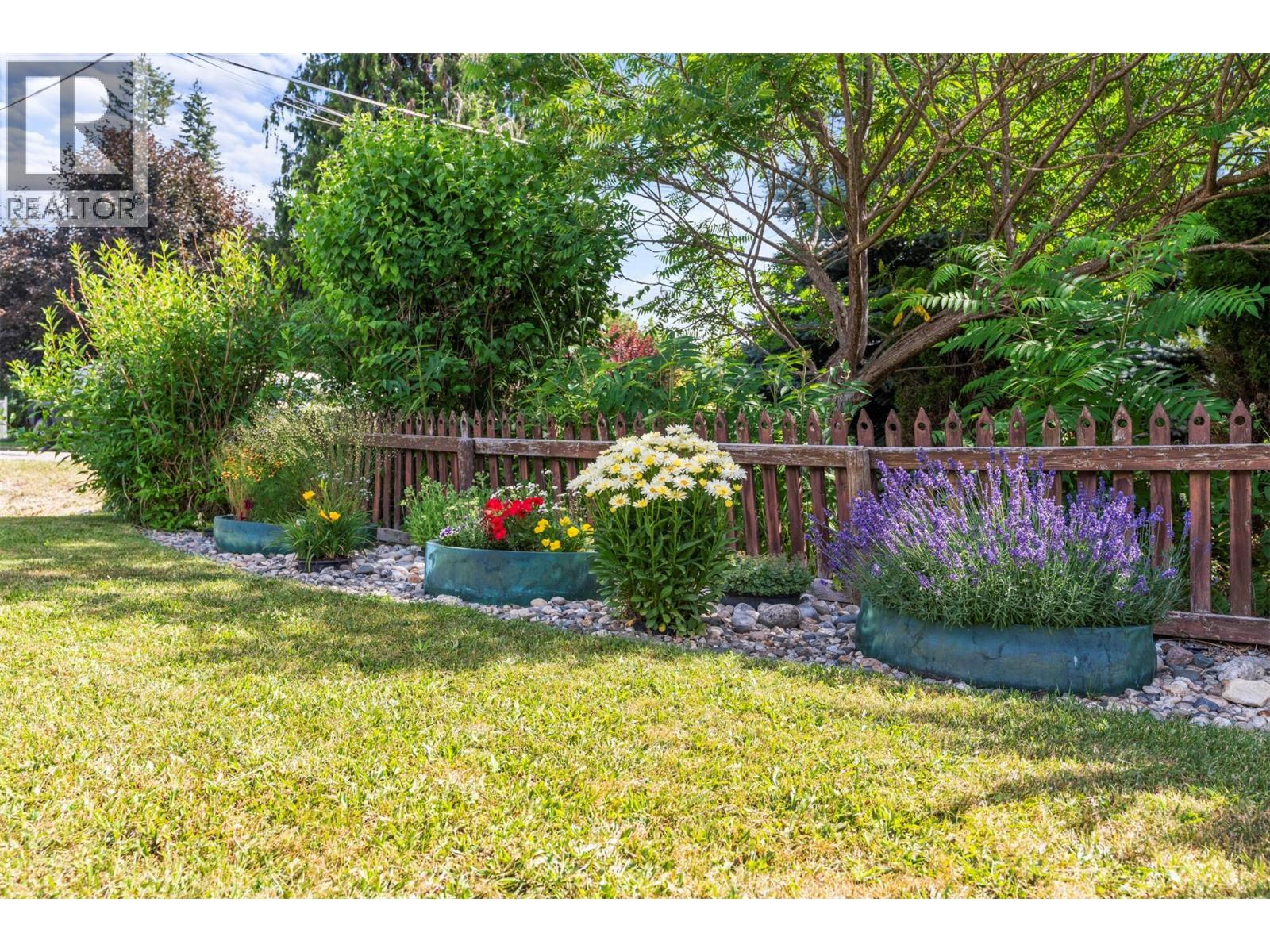 3475 Jackson Avenue, Armstrong, British Columbia  V0E 1B2 - Photo 3 - 10400206