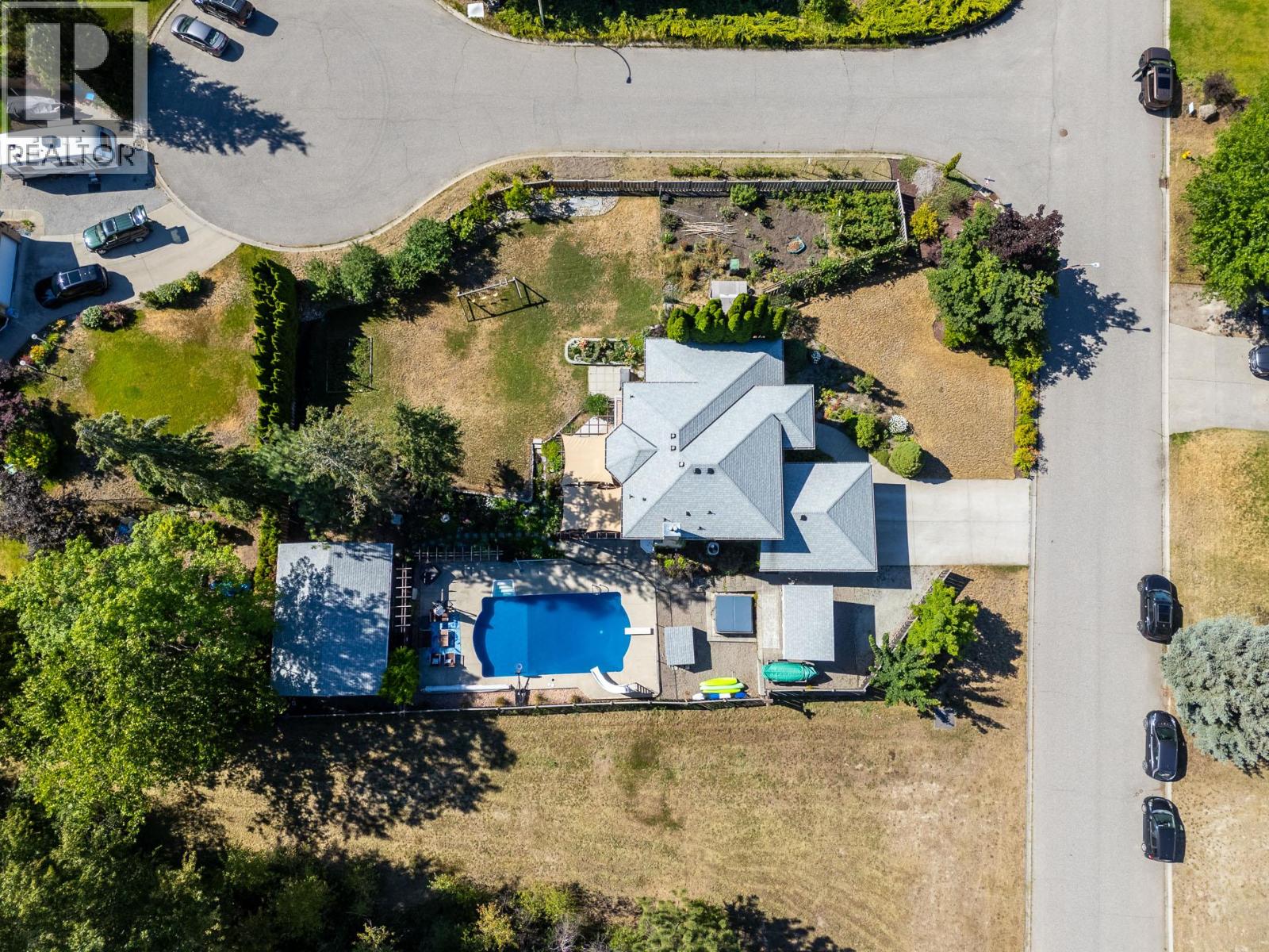 4015 Mahonia Drive, Kelowna, British Columbia  V1W 3Y2 - Photo 2 - 10400398