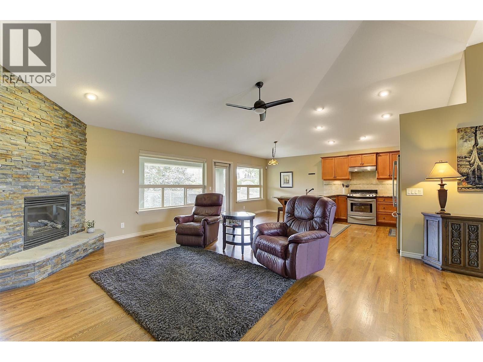 2155 Horizon Drive Unit# 31, West Kelowna, British Columbia  V1Z 3Z8 - Photo 3 - 10400388