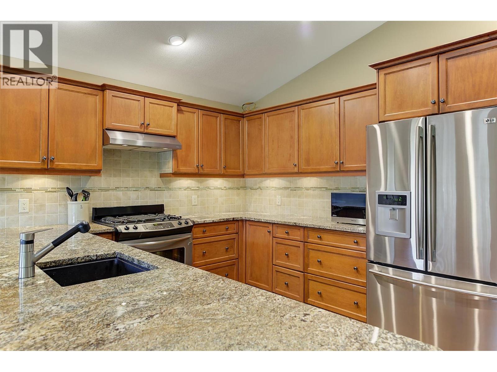 2155 Horizon Drive Unit# 31, West Kelowna, British Columbia  V1Z 3Z8 - Photo 6 - 10400388