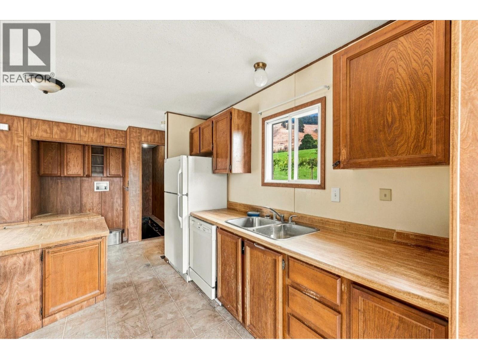 12891 Trewhitt Road, Kelowna, British Columbia  V4V 2A4 - Photo 16 - 10400341