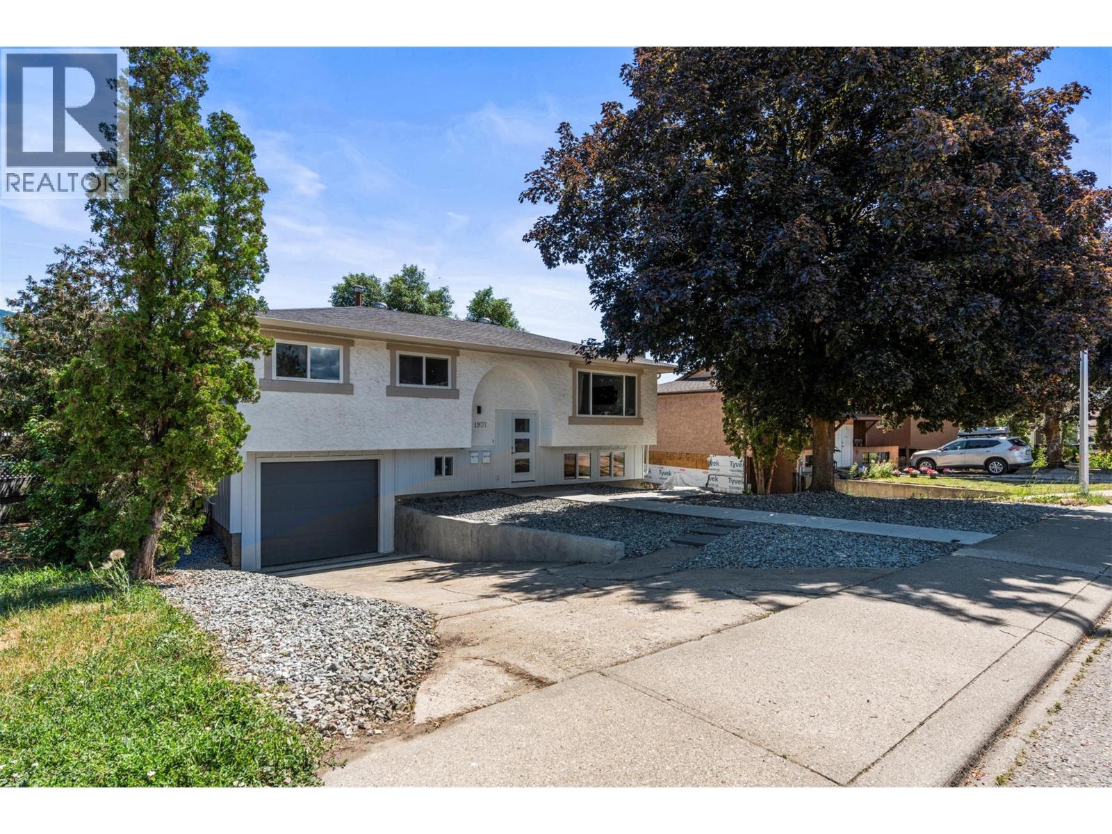1907 19 Street, Vernon, British Columbia  V1T 8E6 - Photo 1 - 10400363