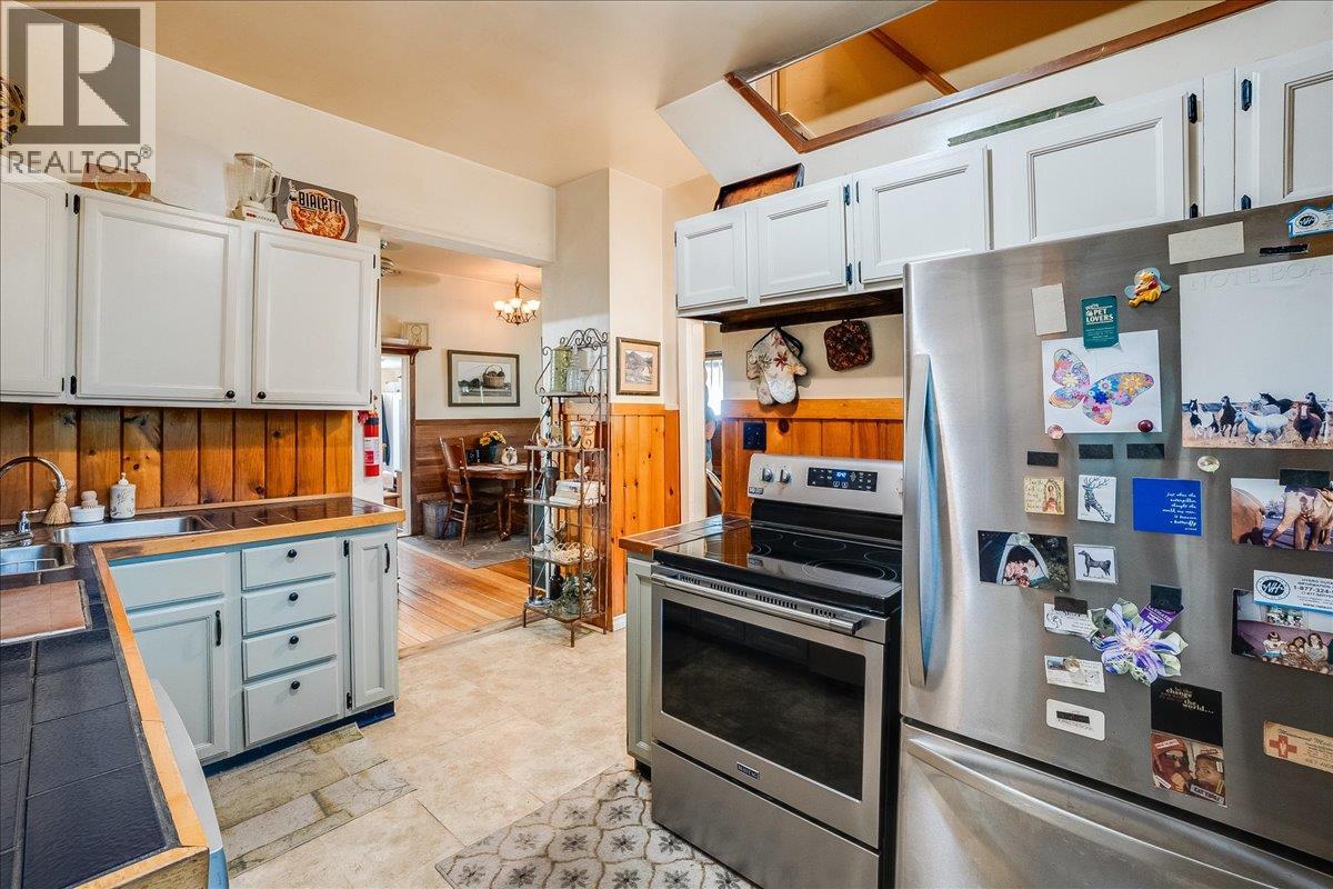 262 2nd Avenue, Procter, British Columbia  V1L 0B7 - Photo 14 - 10393559