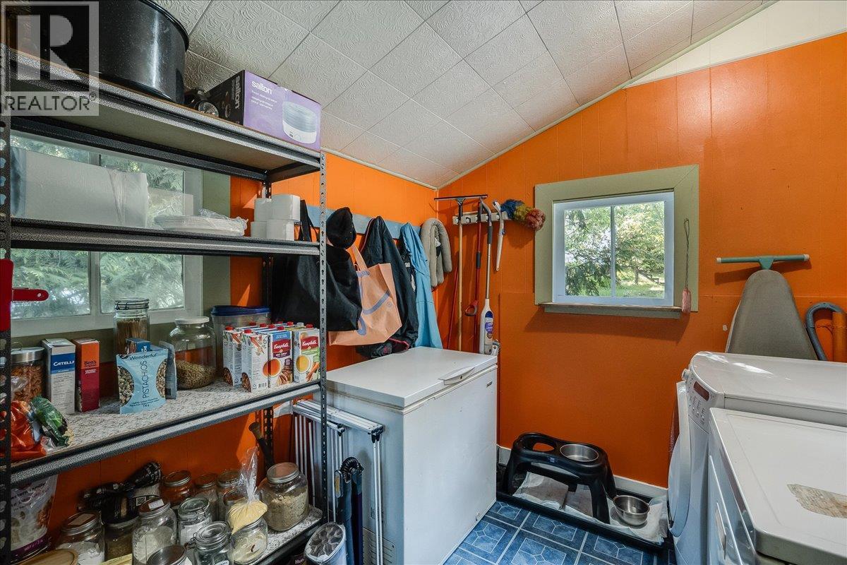 262 2nd Avenue, Procter, British Columbia  V1L 0B7 - Photo 15 - 10393559