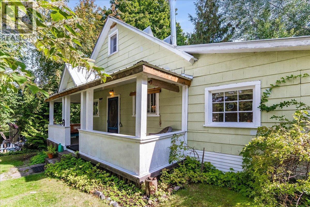 262 2nd Avenue, Procter, British Columbia  V1L 0B7 - Photo 34 - 10393559