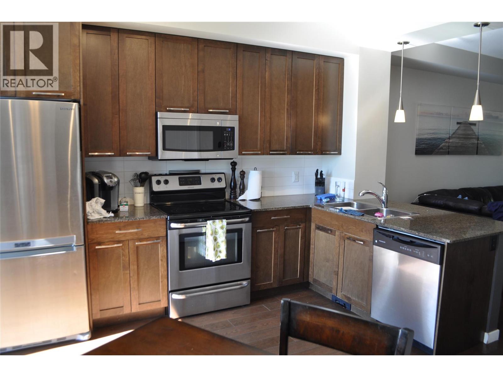 601 Boynton Place, Kelowna, British Columbia  V1V 3B5 - Photo 5 - 10399708